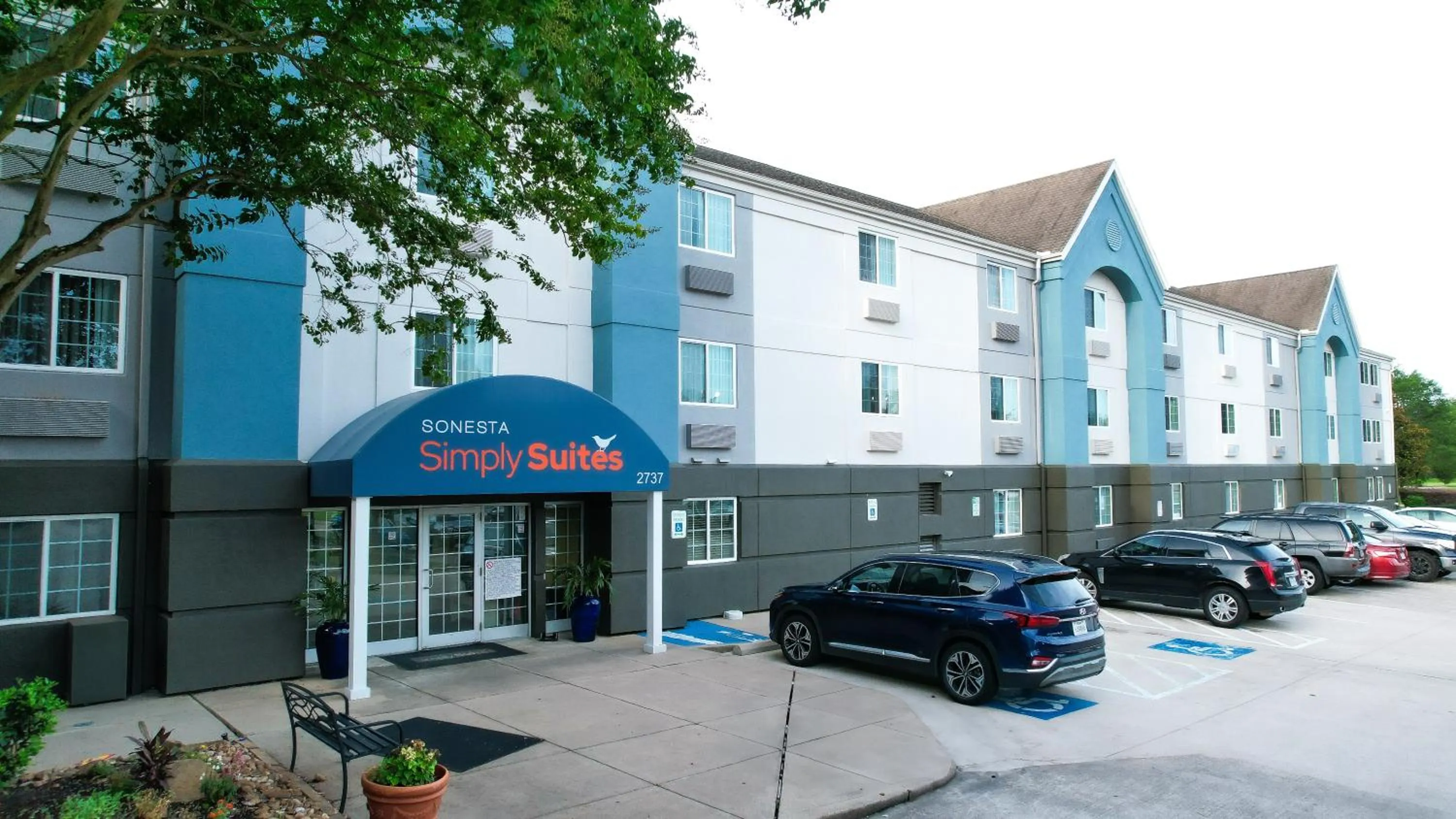 Property building in Sonesta Simply Suites Houston – NASA Clear Lake