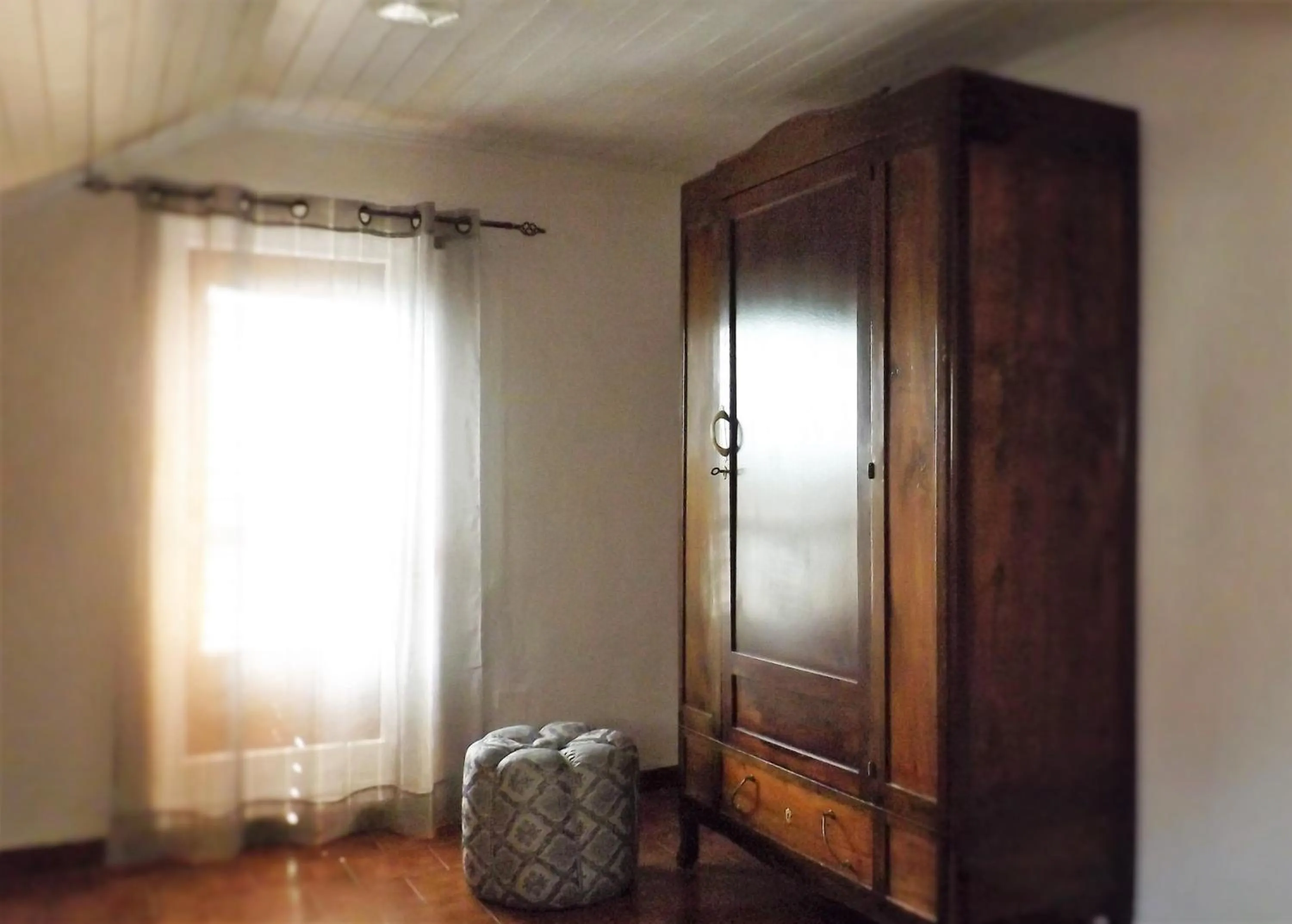 Photo of the whole room in Domus Tua