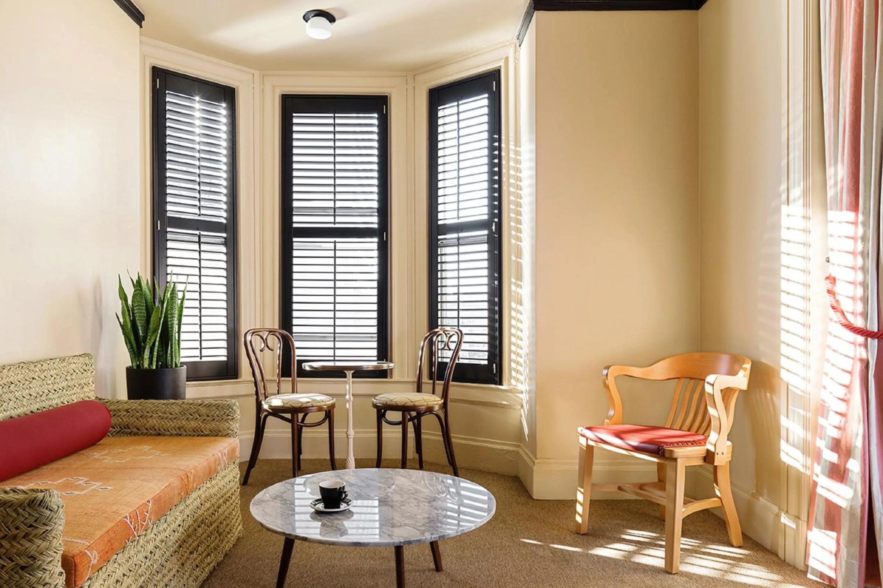 Seating area in Palihotel San Francisco