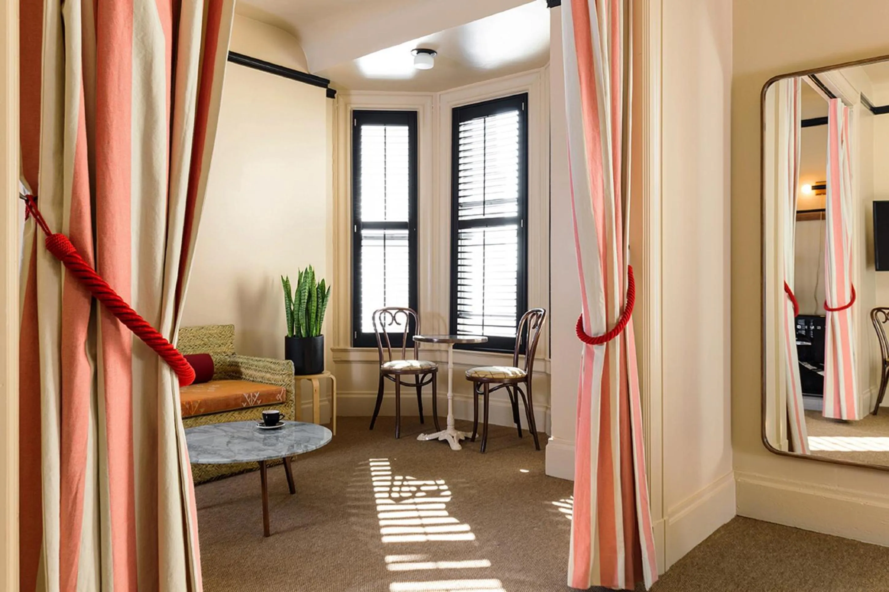 Living room in Palihotel San Francisco