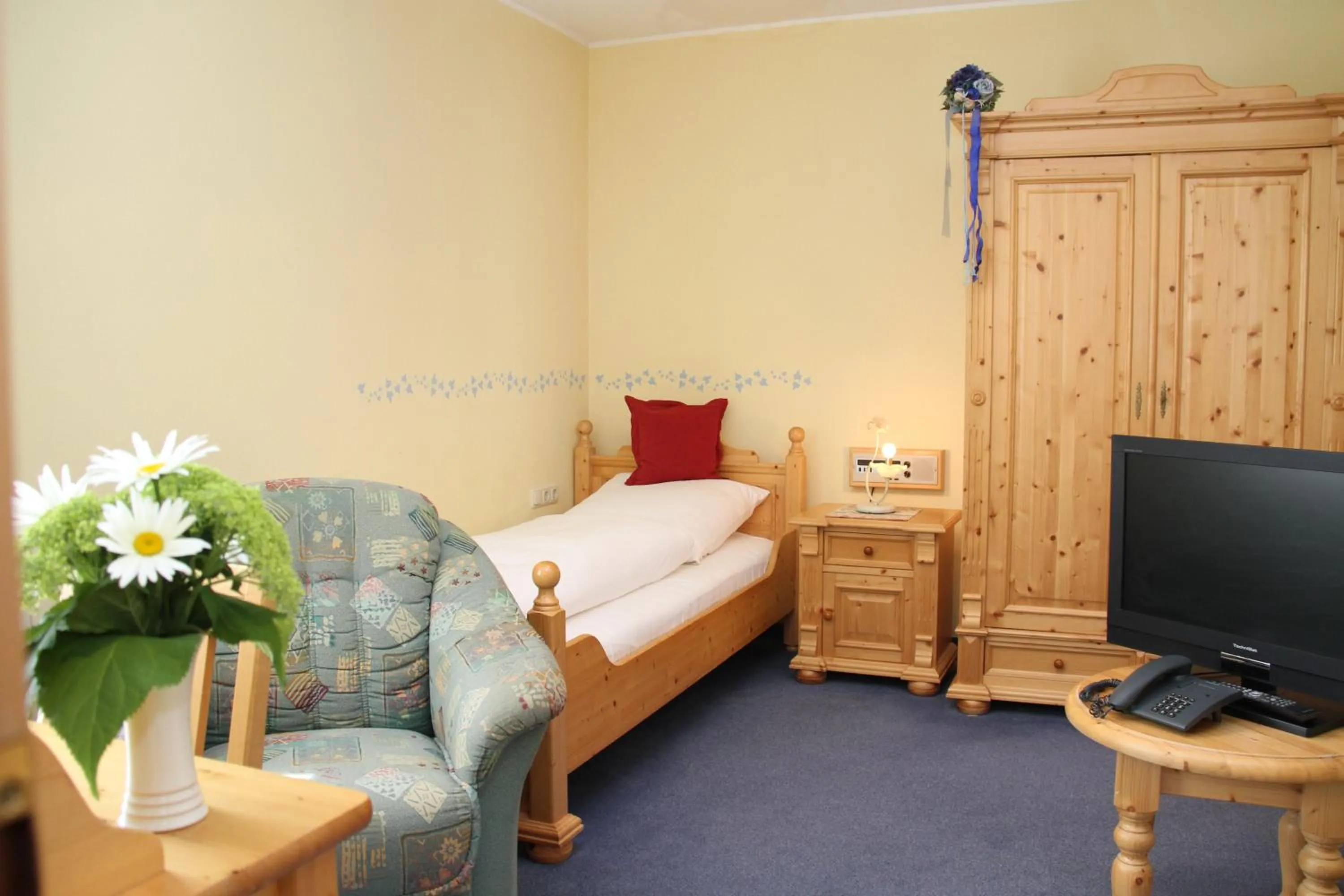 Bedroom in Zilks Landgasthof Zum Frauenstein