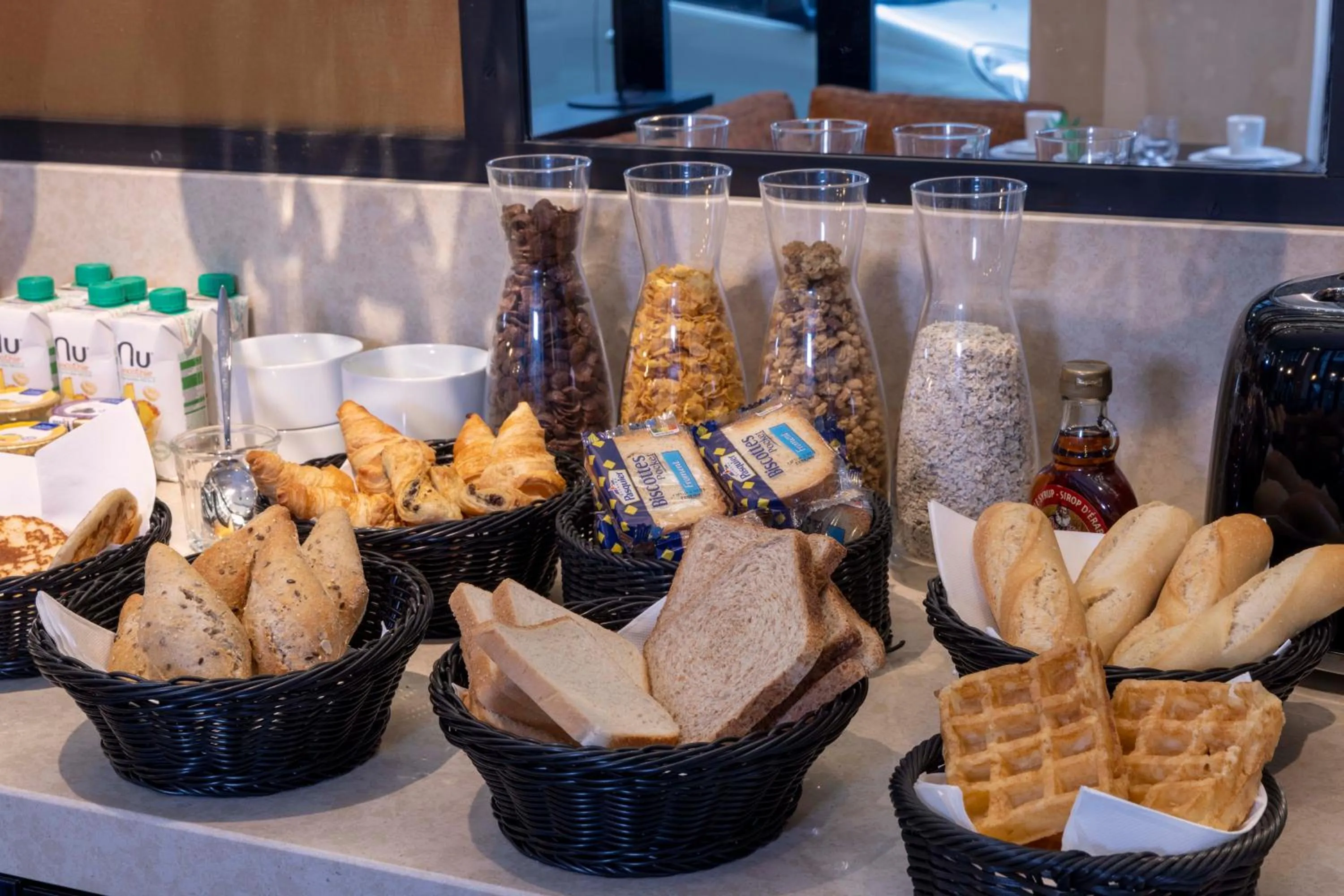 Breakfast in Le 12 Hôtel