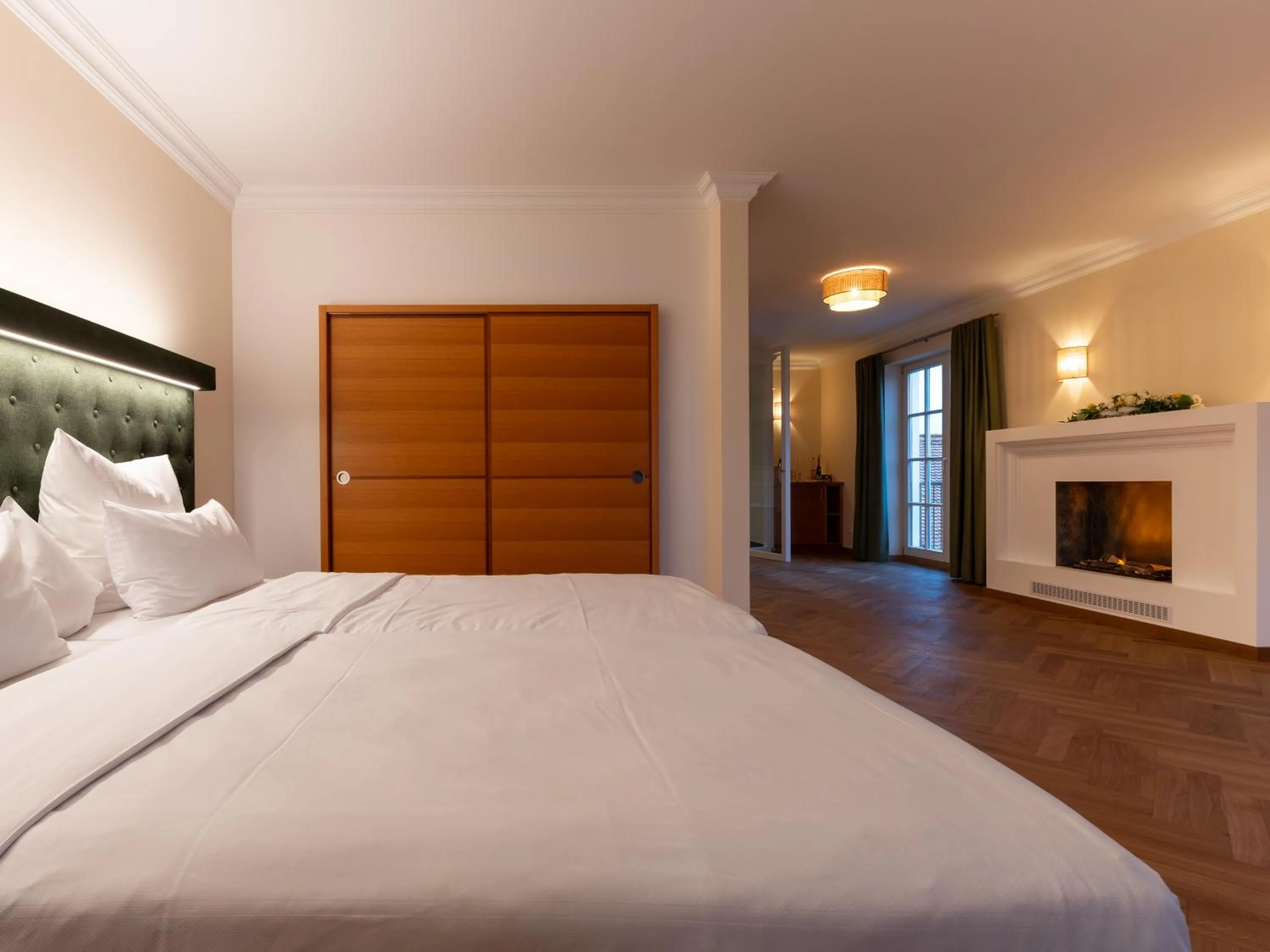 Bed in Gutshotel Odelzhausen