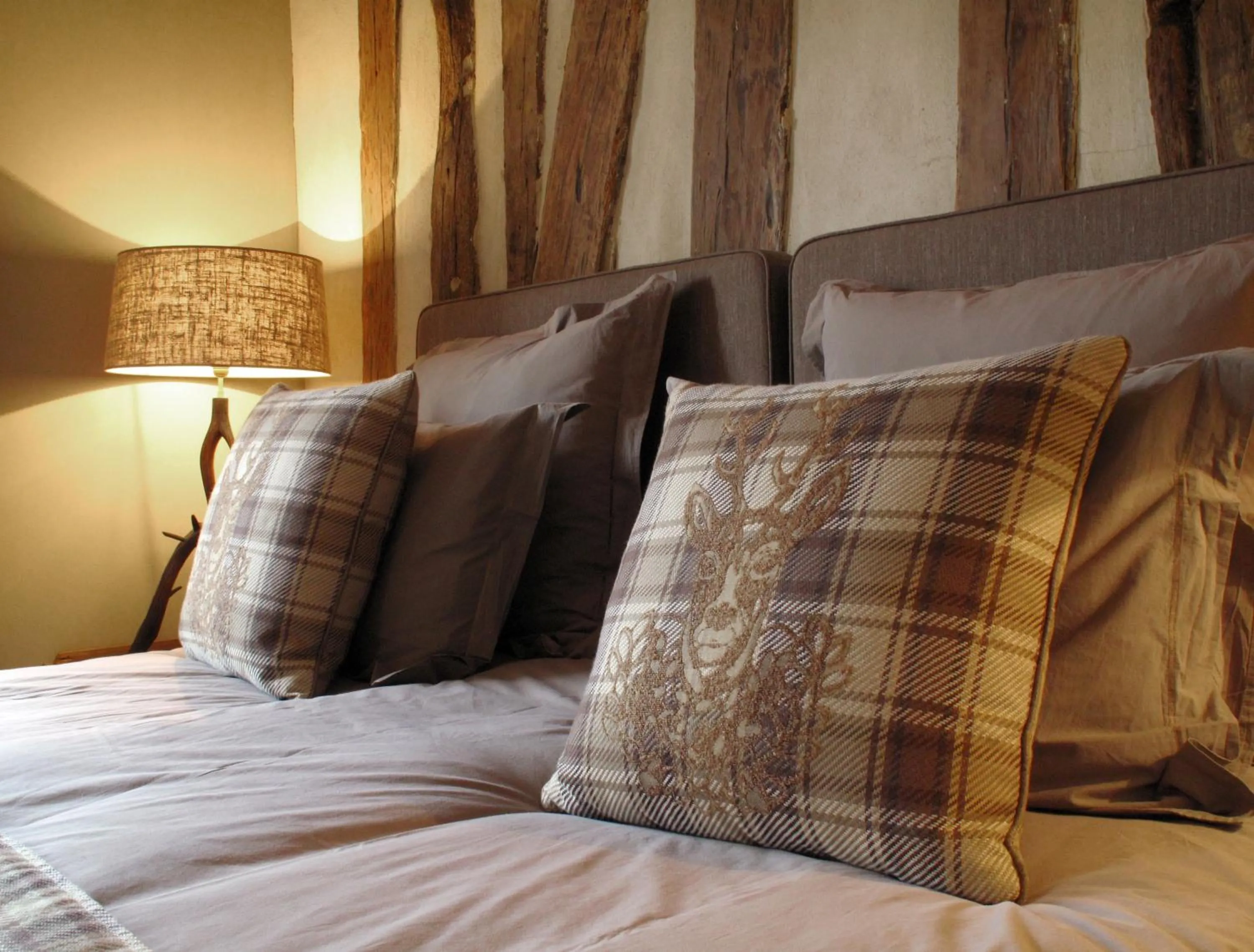 Bed in Hotel Du Grand Cerf & Spa