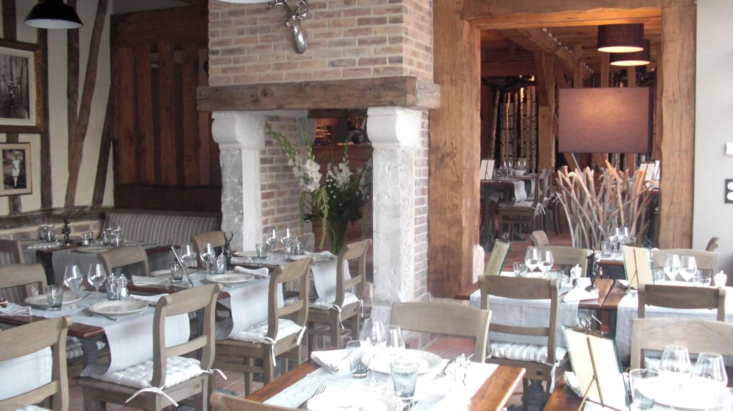 Restaurant/places to eat in Hotel Du Grand Cerf & Spa