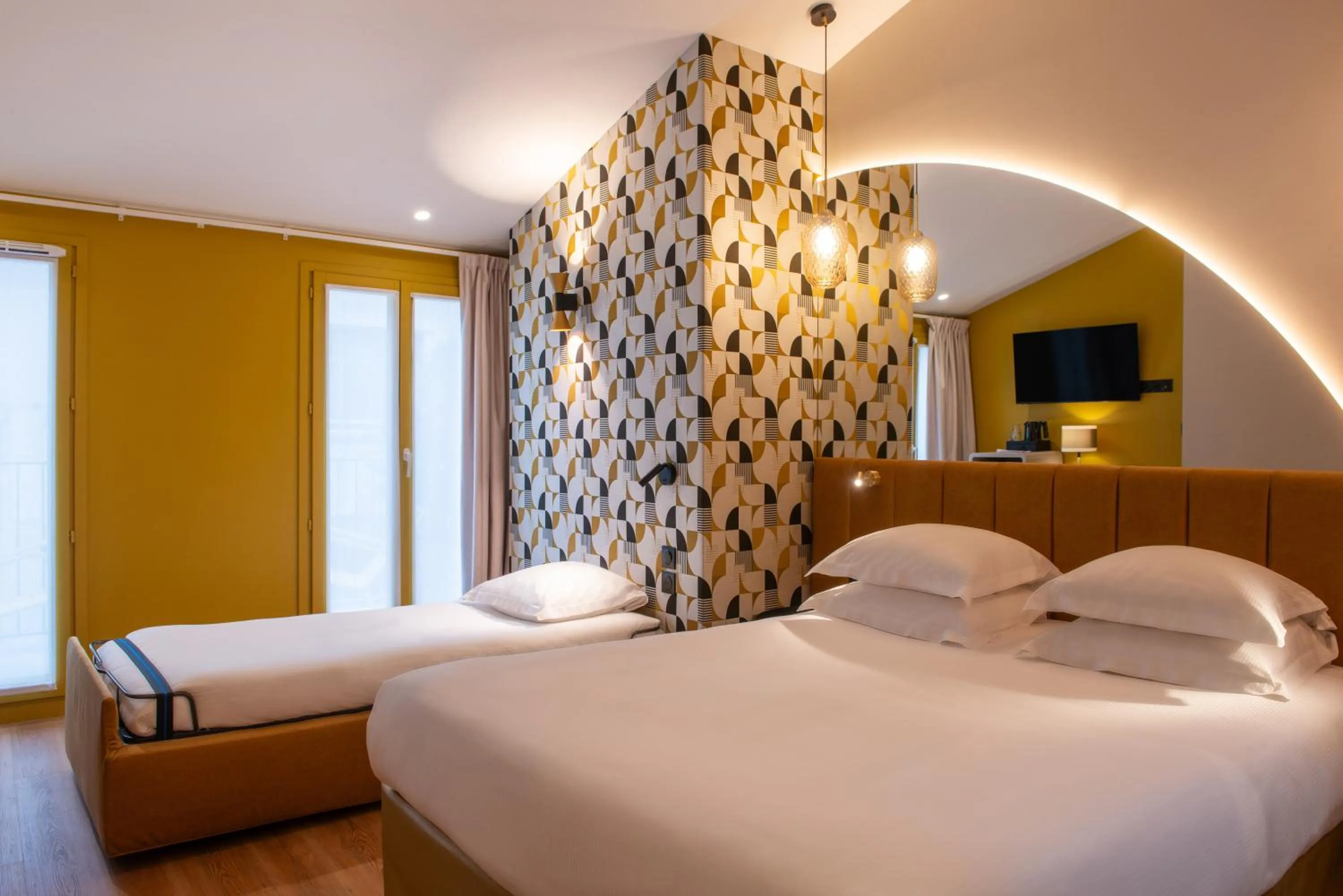 View (from property/room), Bed in Arc Elysées