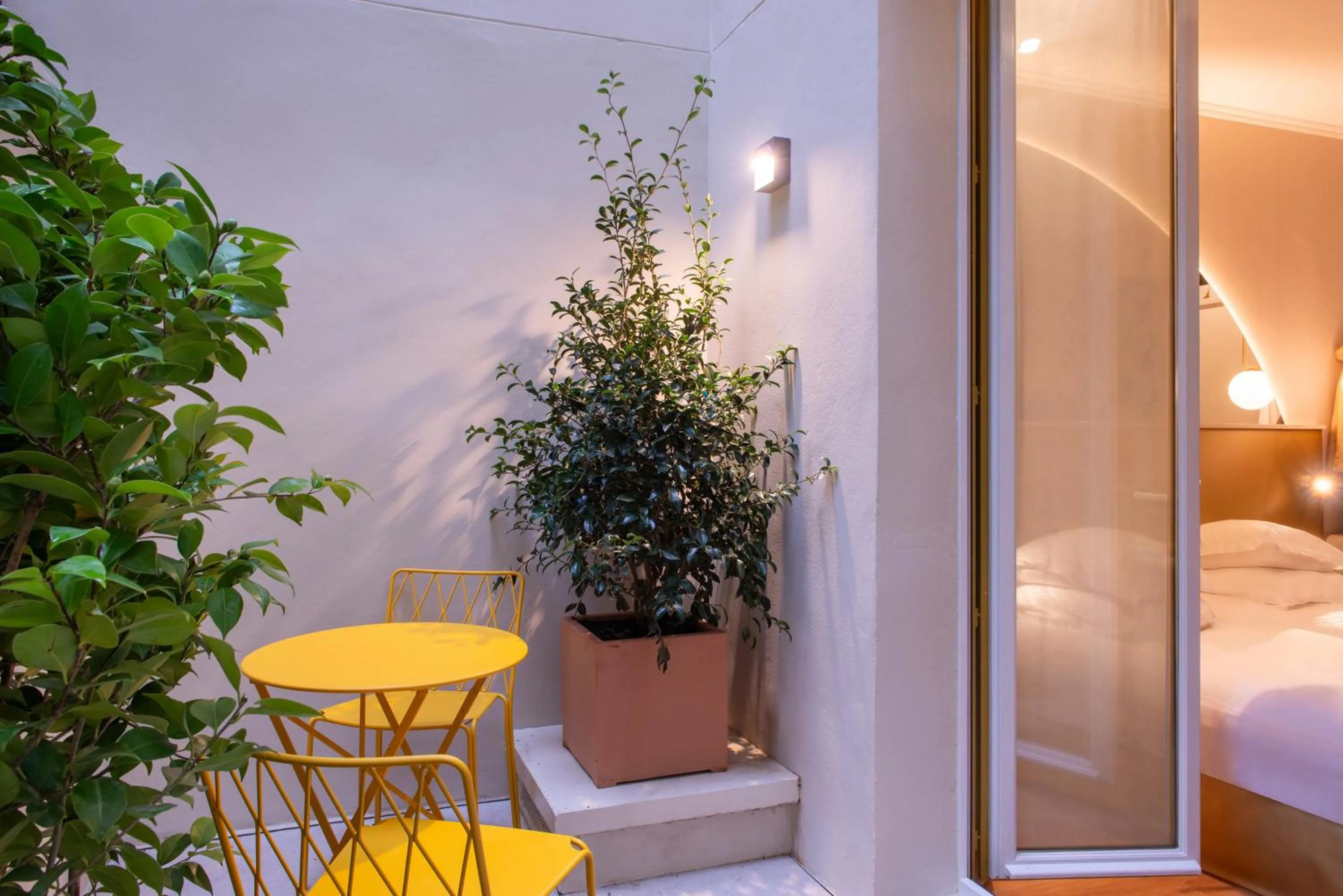 Balcony/Terrace, Bed in Arc Elysées