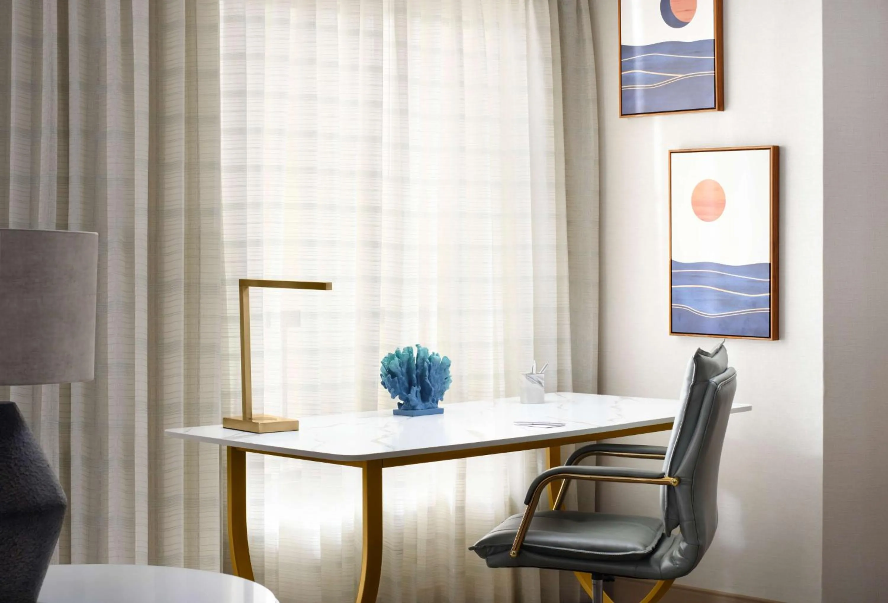 Photo of the whole room in Sonesta Redondo Beach and Marina