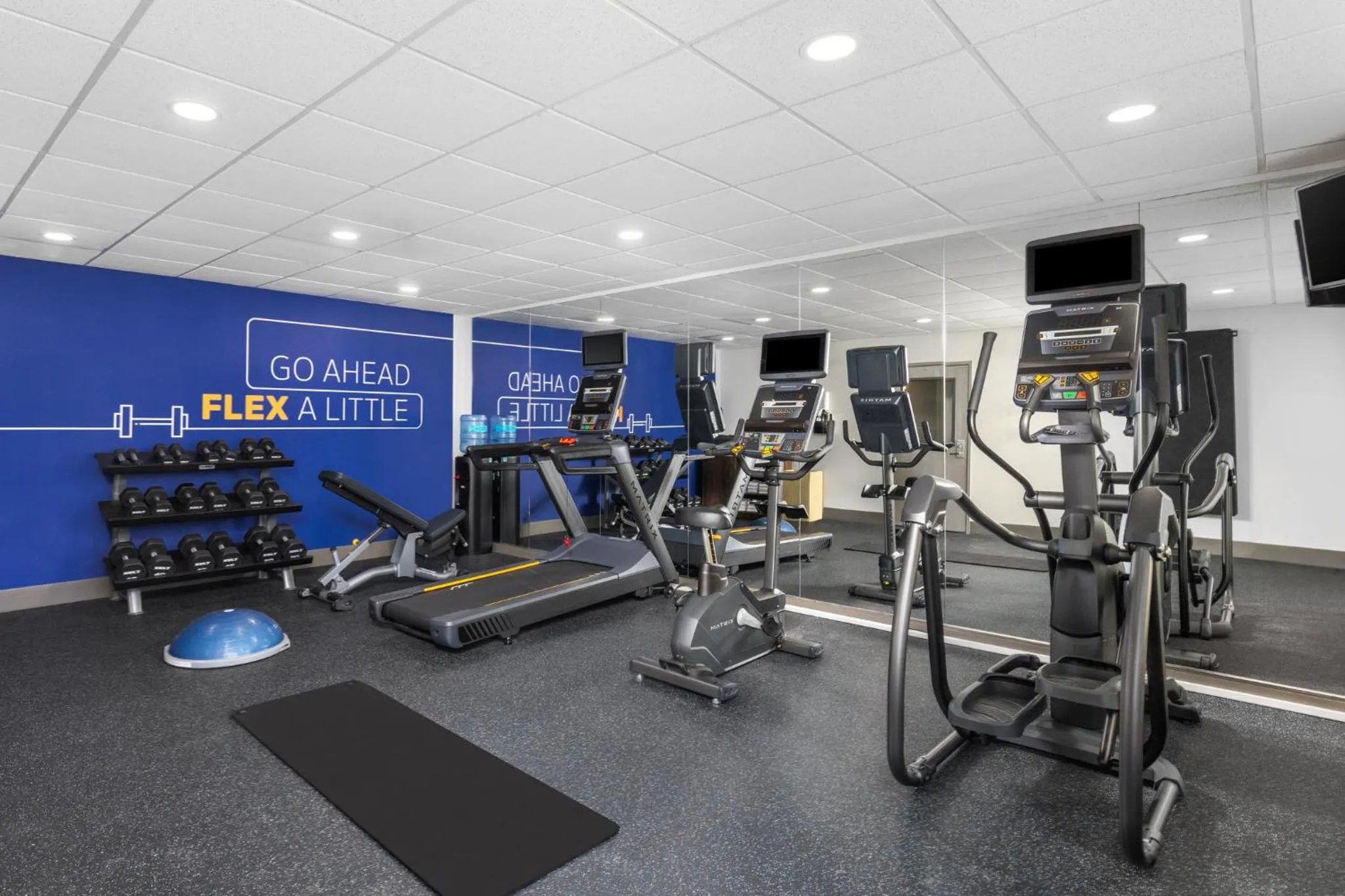Fitness centre/facilities in Holiday Inn Express & Suites Sacramento NE Cal Expo by IHG