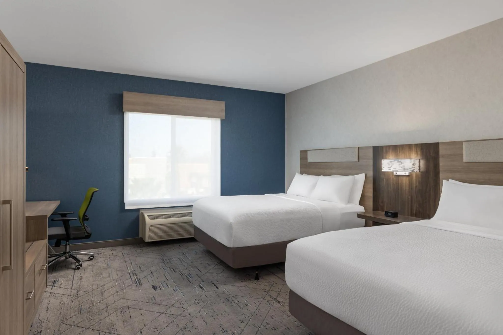 Photo of the whole room, Bed in Holiday Inn Express & Suites Sacramento NE Cal Expo by IHG