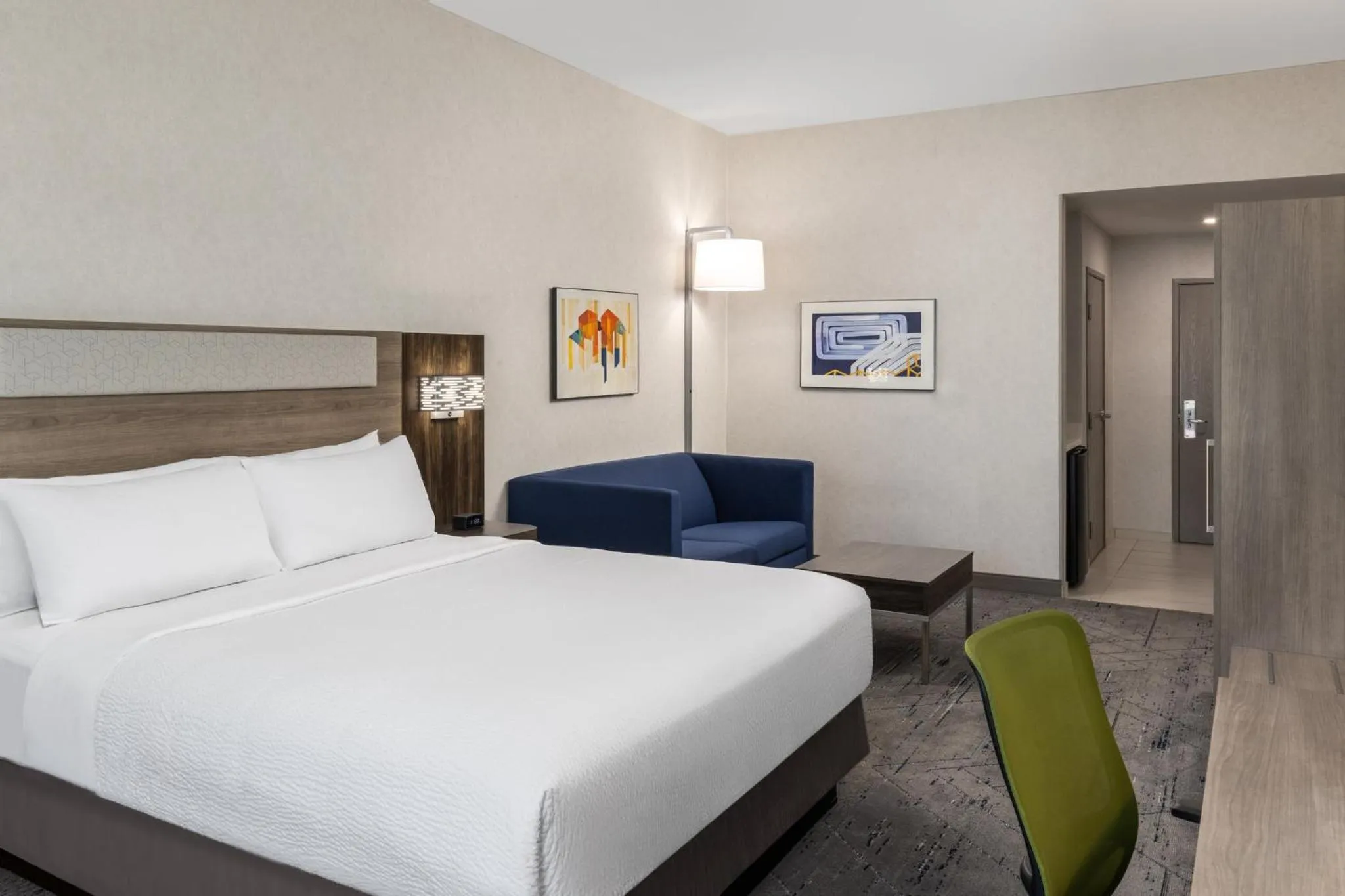 Photo of the whole room, Bed in Holiday Inn Express & Suites Sacramento NE Cal Expo by IHG
