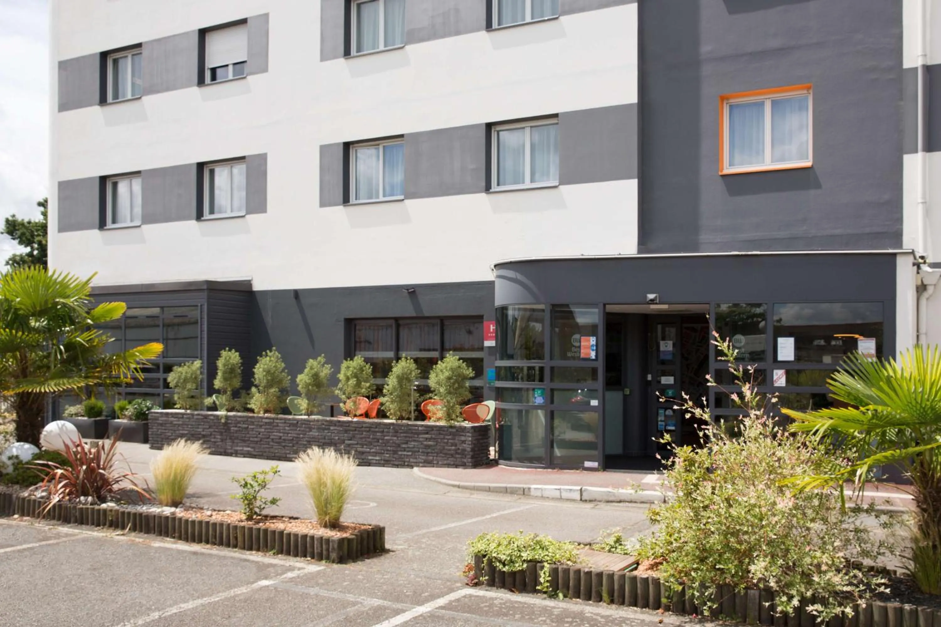 Property building in Best Western Hotel Atlantys Zenith Nantes