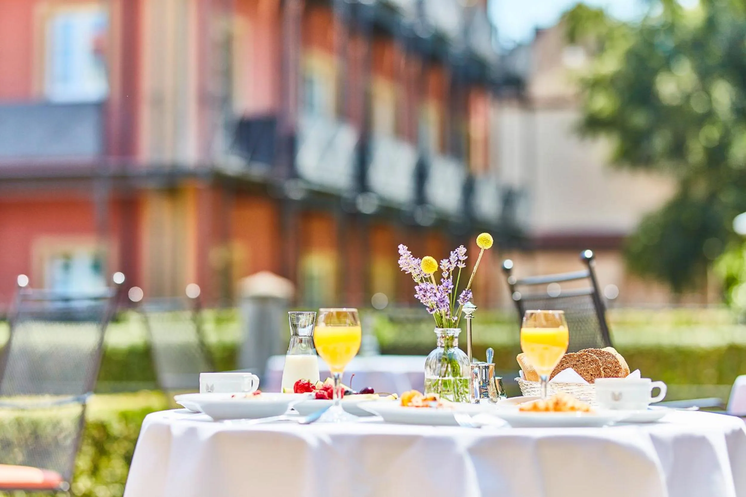 Buffet breakfast in Allee Hotel