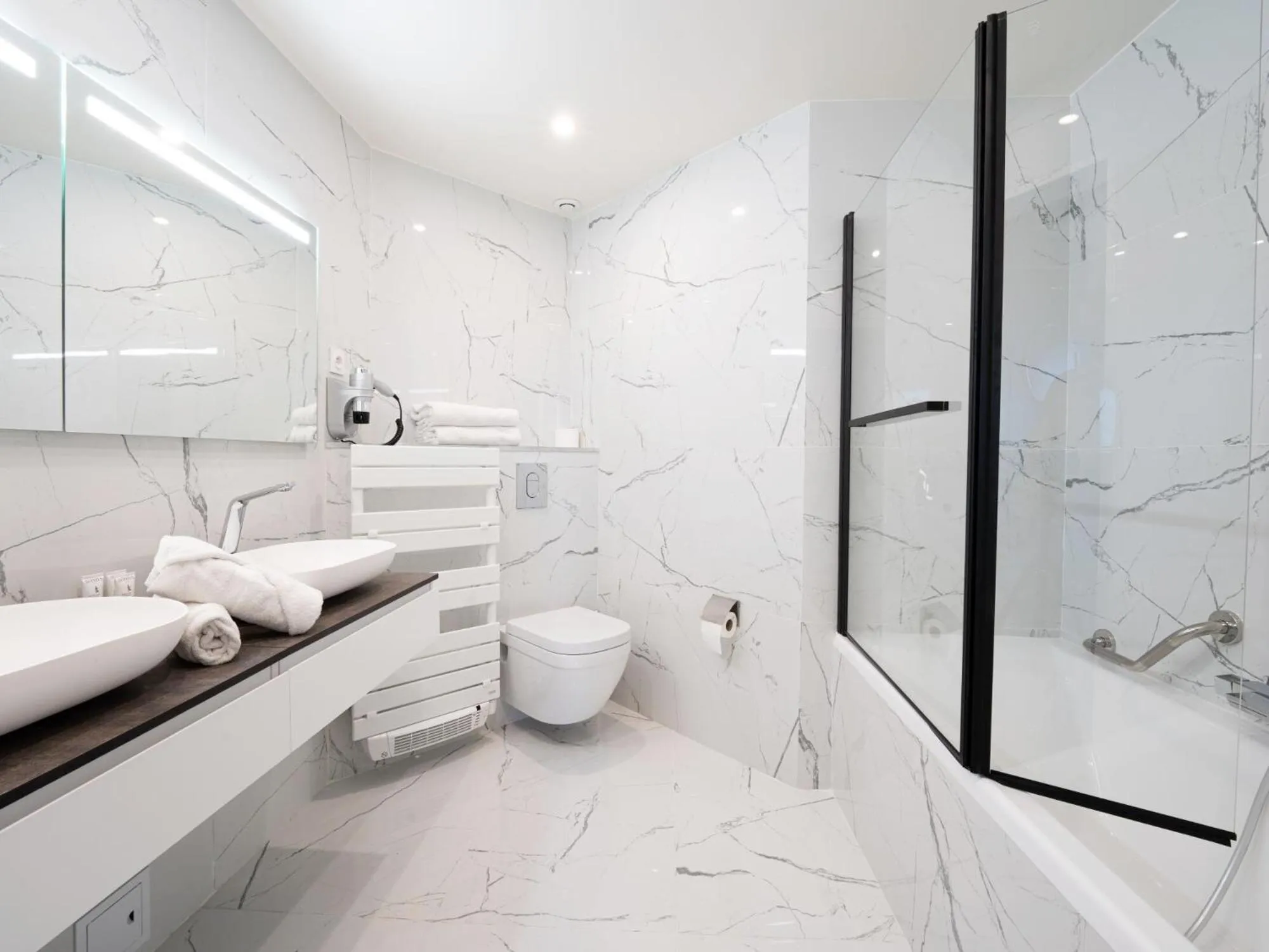 Toilet in Casino Hôtel des Palmiers