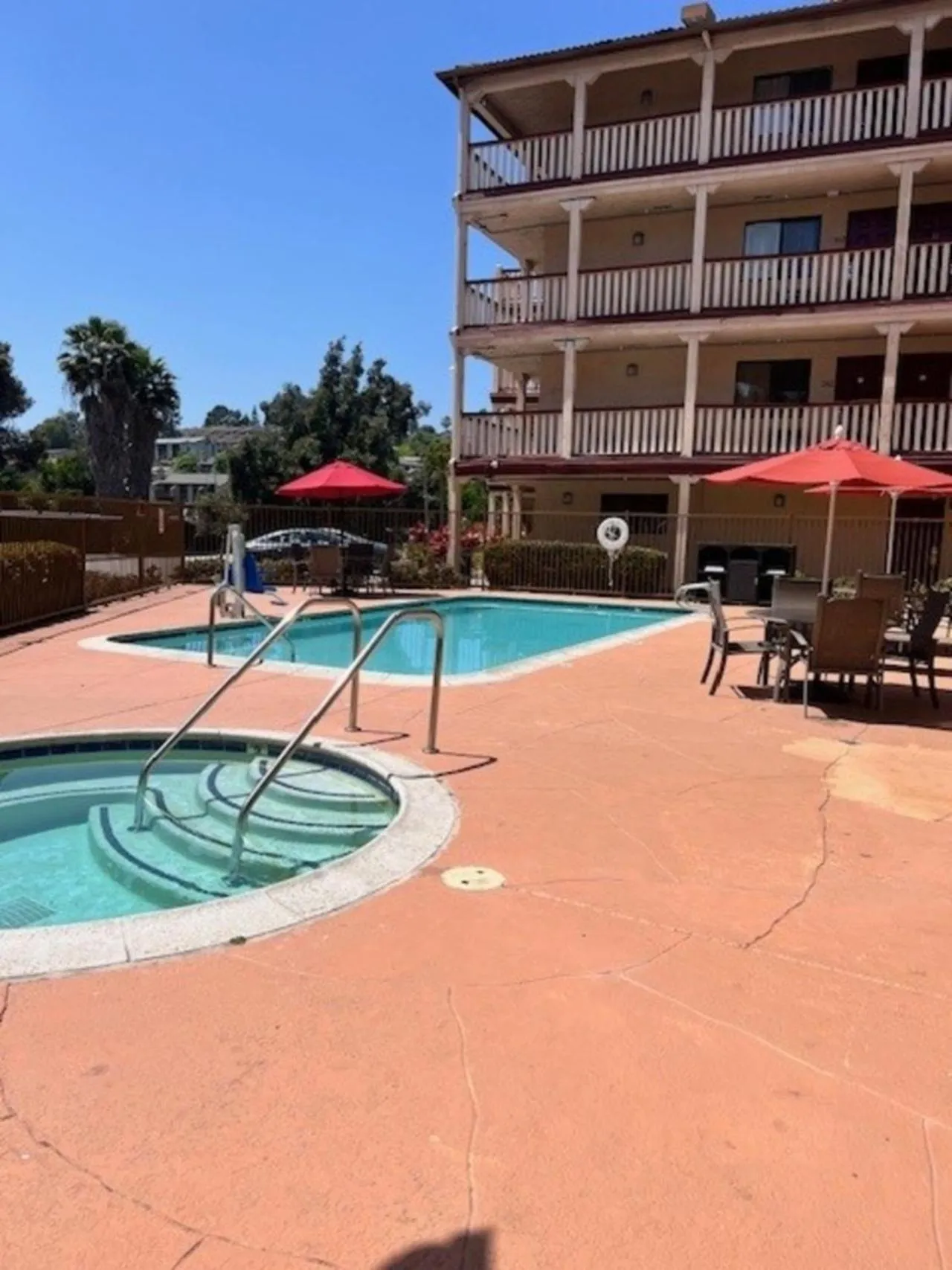 Swimming pool in Heritage Inn La Mesa