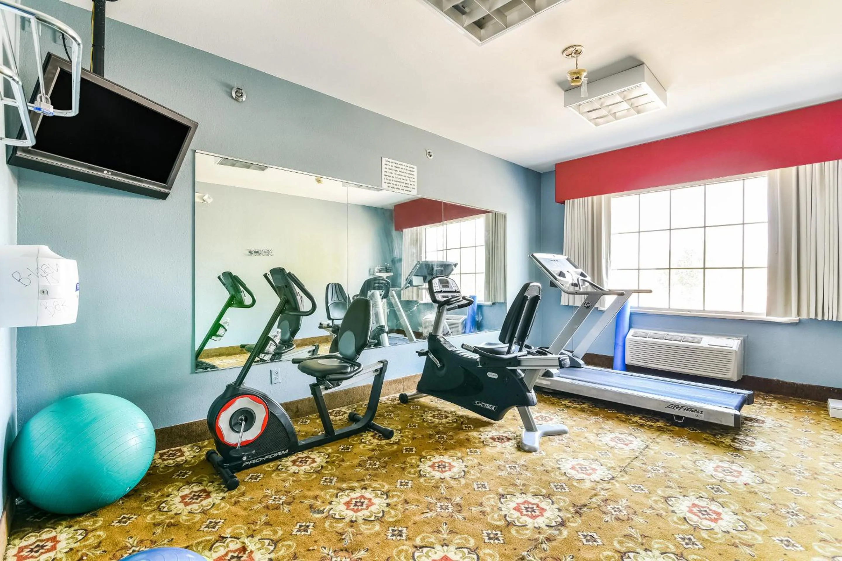 Fitness centre/facilities in OYO Townhouse Oklahoma City Airport