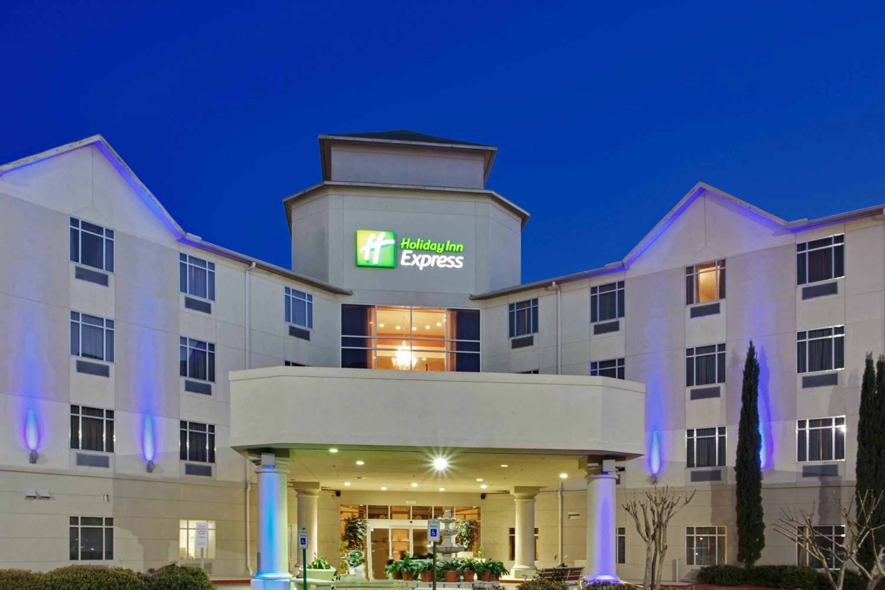 Property building in Holiday Inn Express Hotel & Suites Houston-Downtown Convention Center by IHG