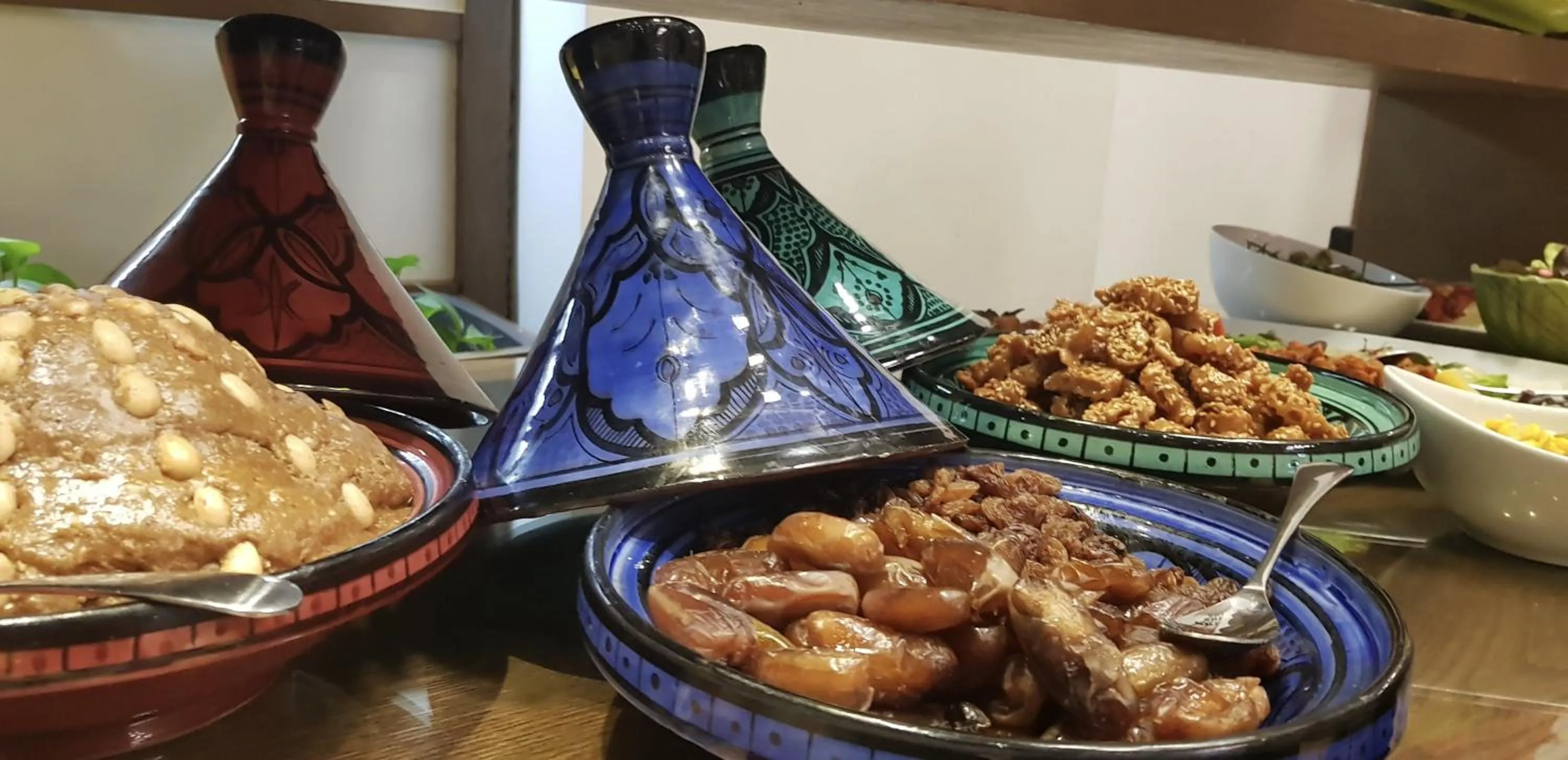 Restaurant/places to eat in Melliber Appart Hotel