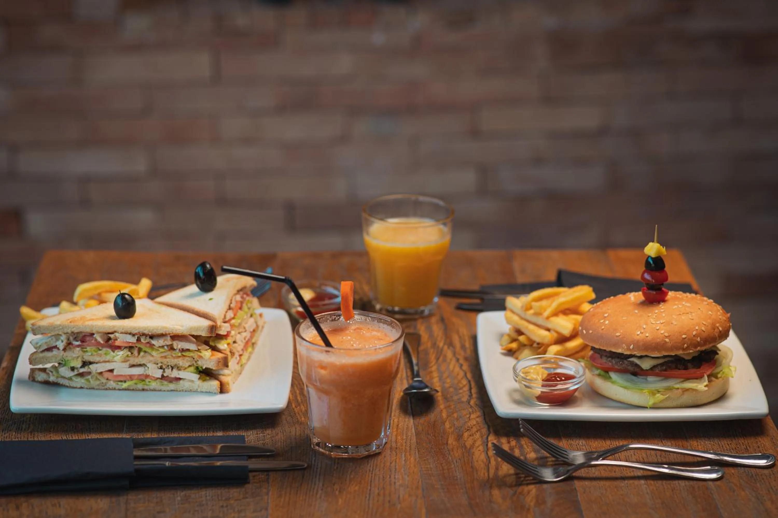 Food and drinks in Melliber Appart Hotel