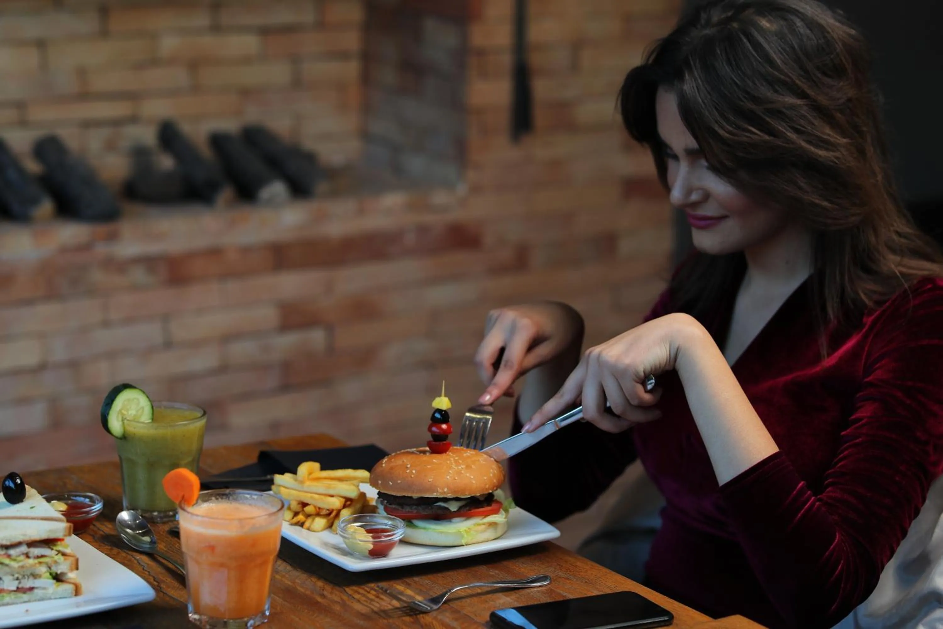 Restaurant/places to eat in Melliber Appart Hotel