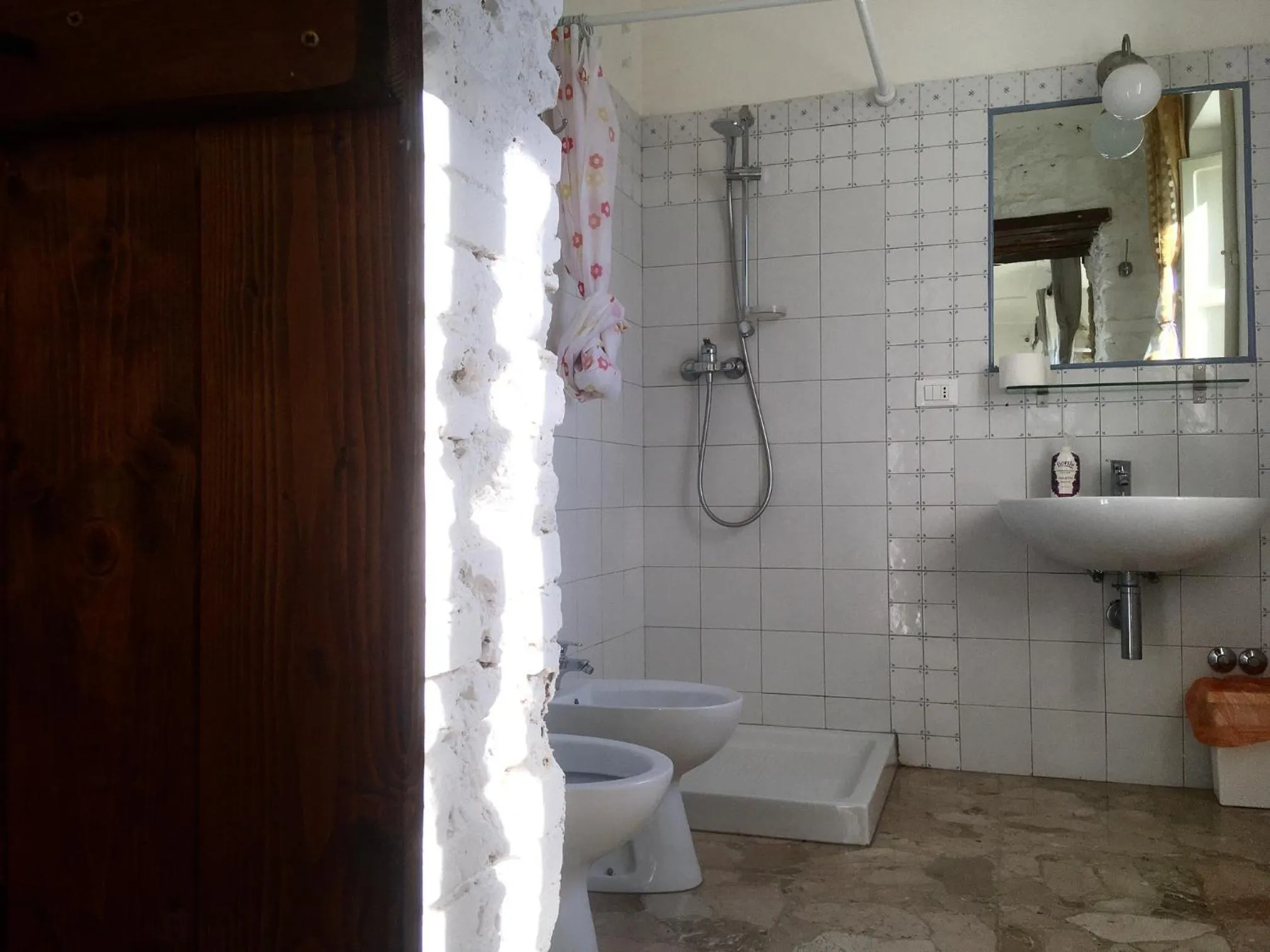 Shower in B&B Il Secolo Breve