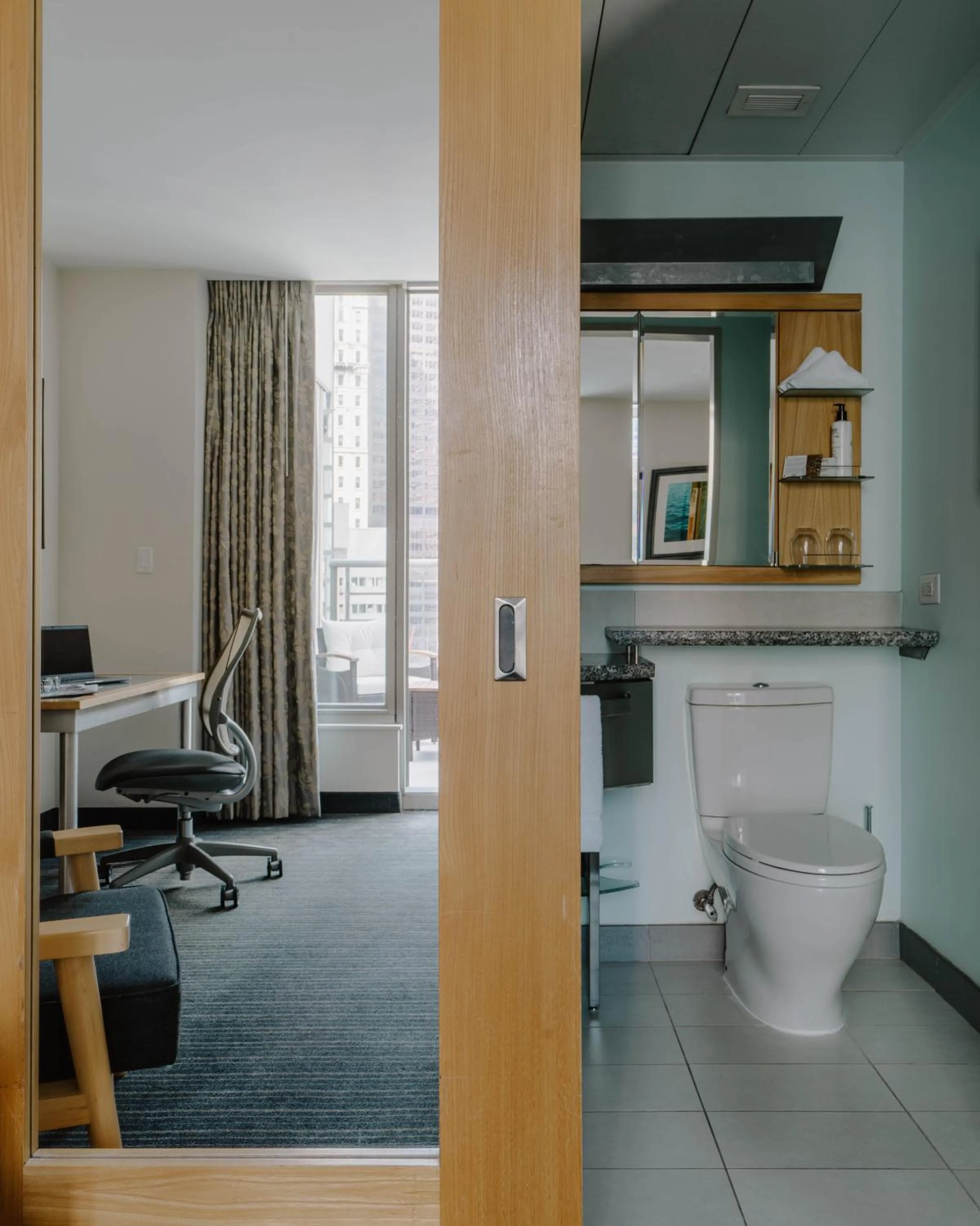 Toilet in World Center Hotel