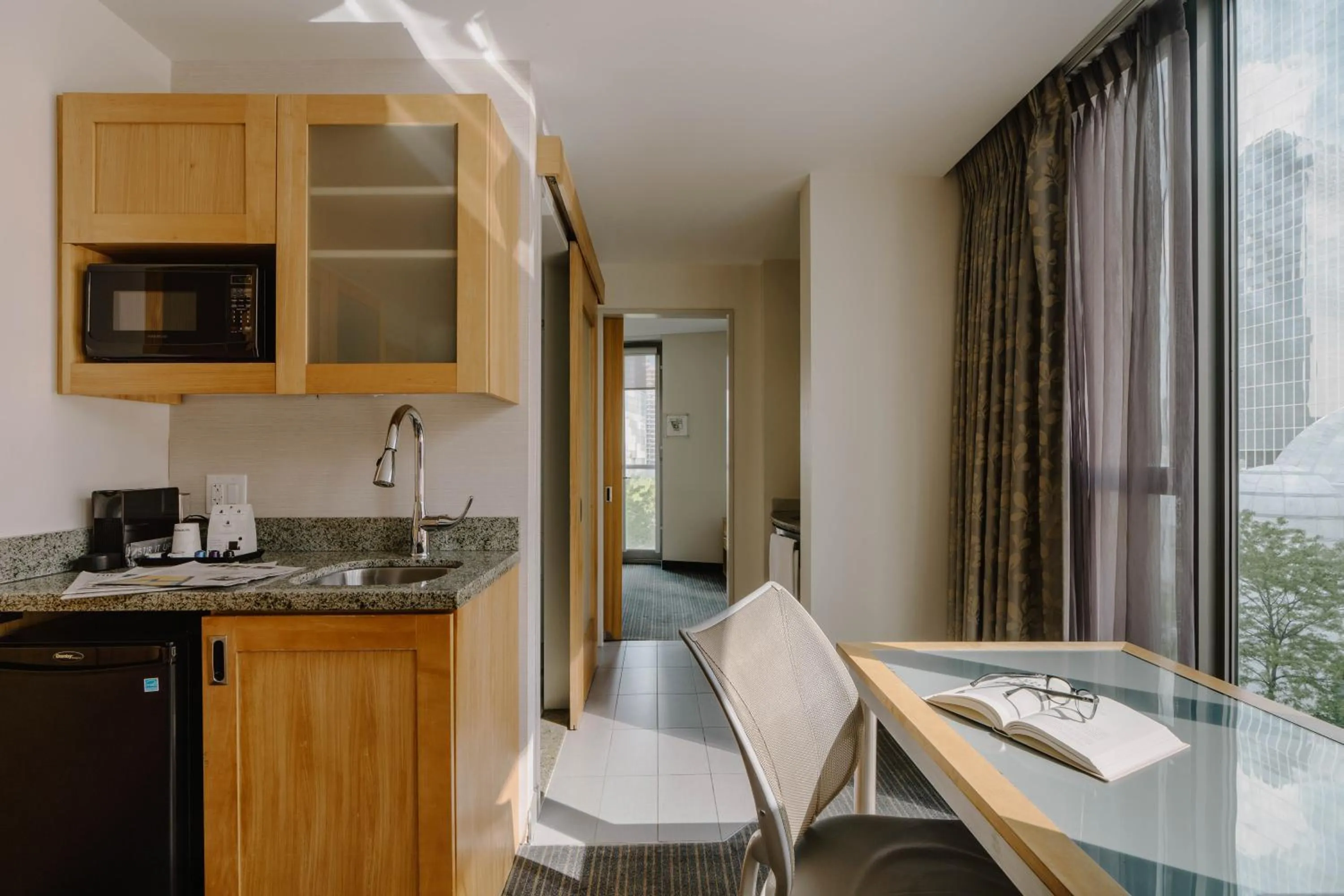 Kitchen or kitchenette in World Center Hotel