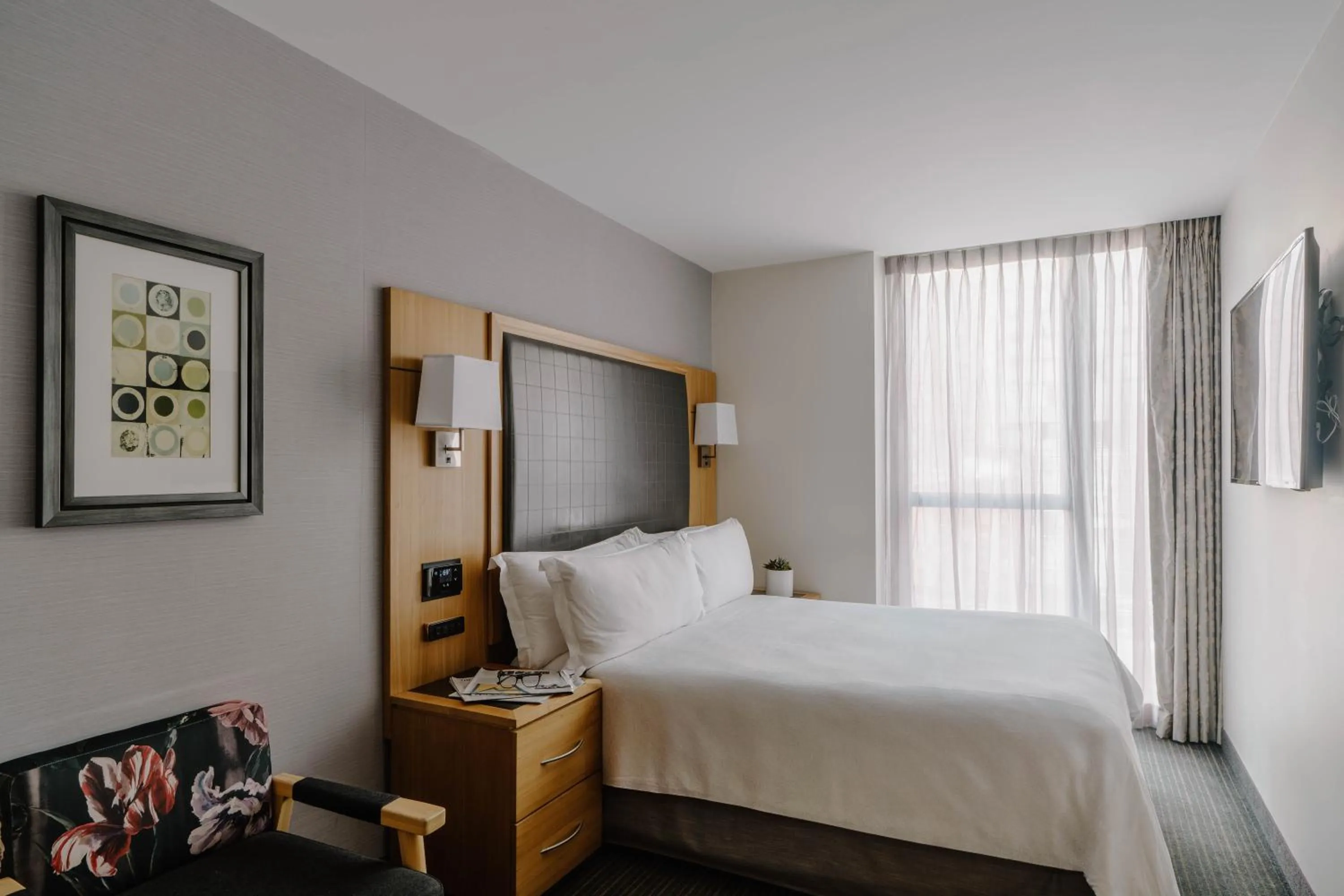 Bedroom, Bed in World Center Hotel