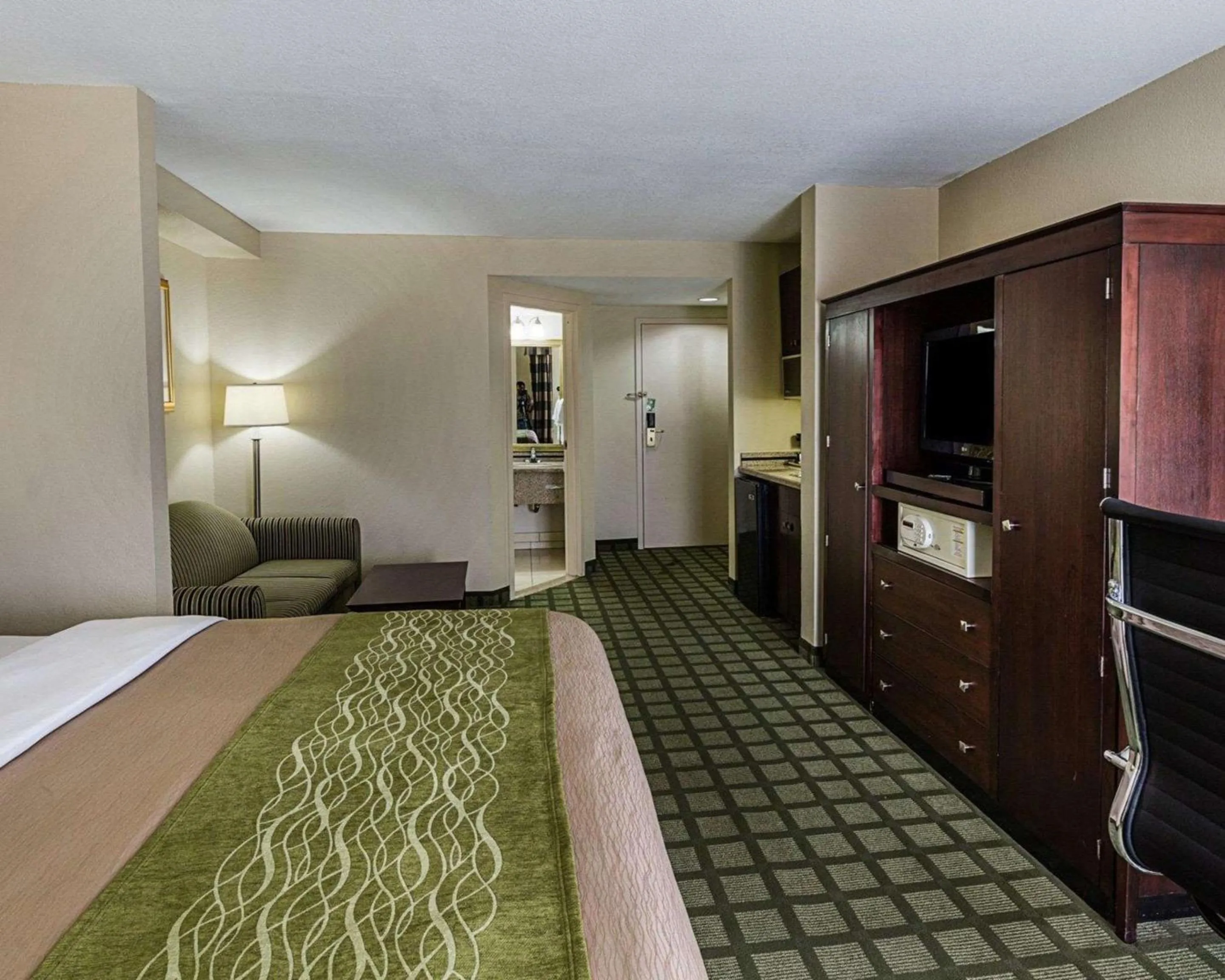 Bedroom, Bed in Comfort Inn Southwest Fwy at Westpark