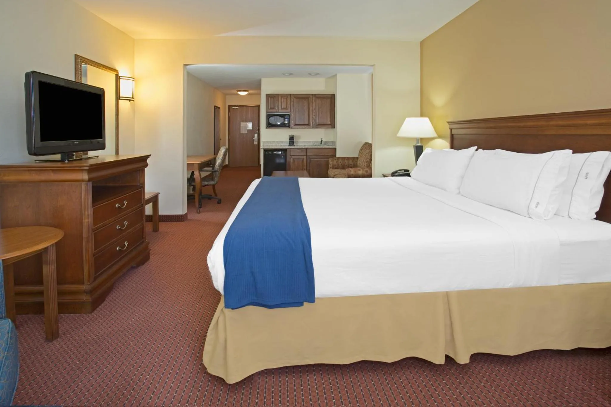 Photo of the whole room, Bed in Holiday Inn Express Hotel & Suites Las Vegas NM by IHG