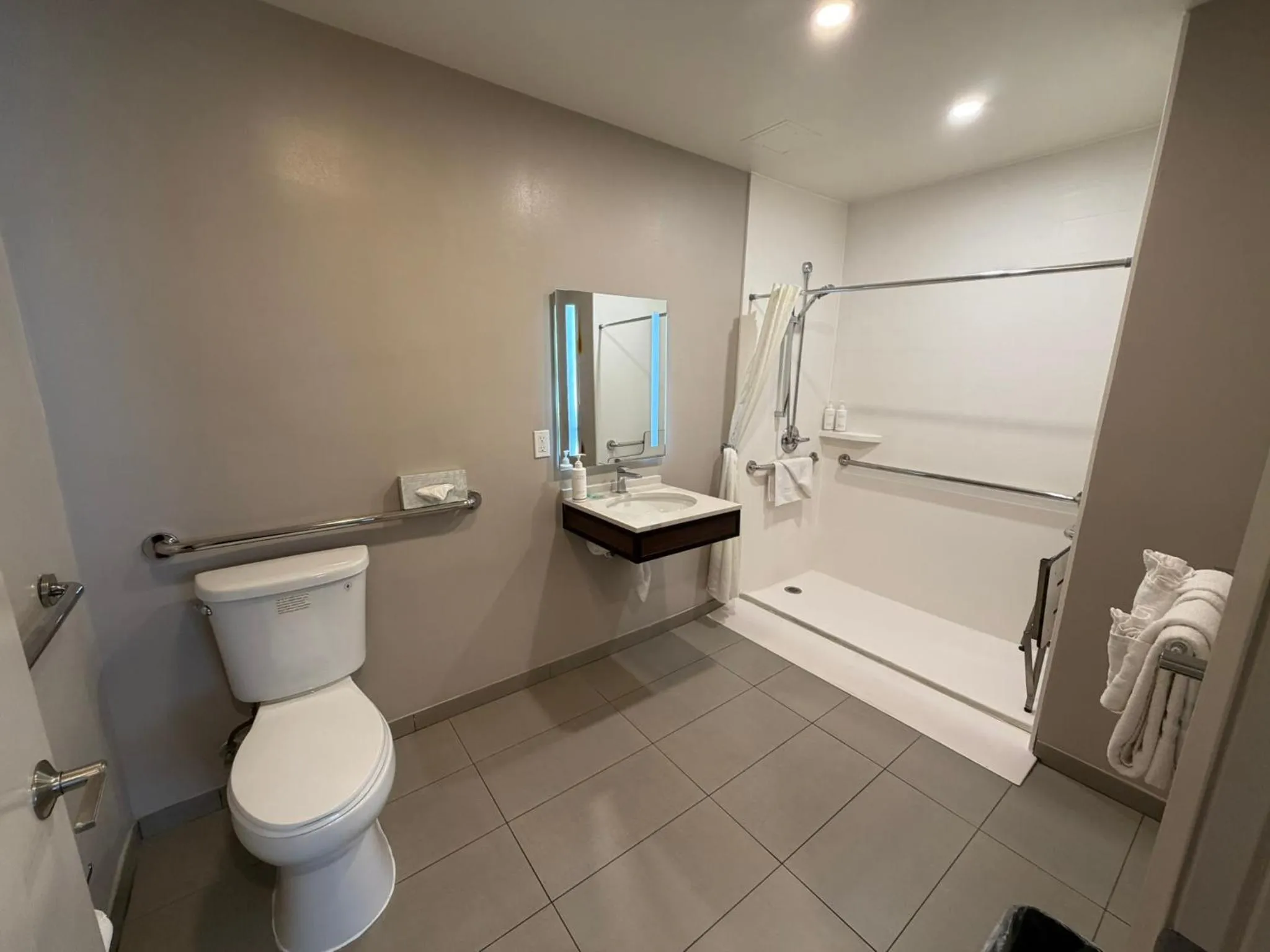 Bathroom in Heritage Inn San Diego