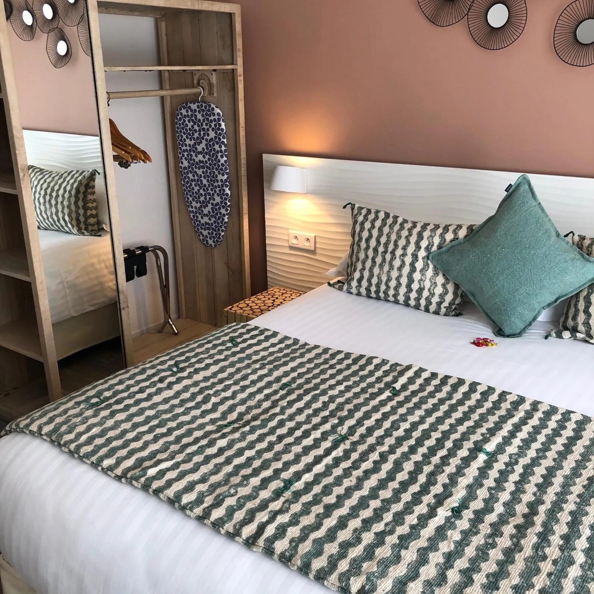 Bedroom, Bed in Boutique Hotel & Spa la Villa Cap Ferrat