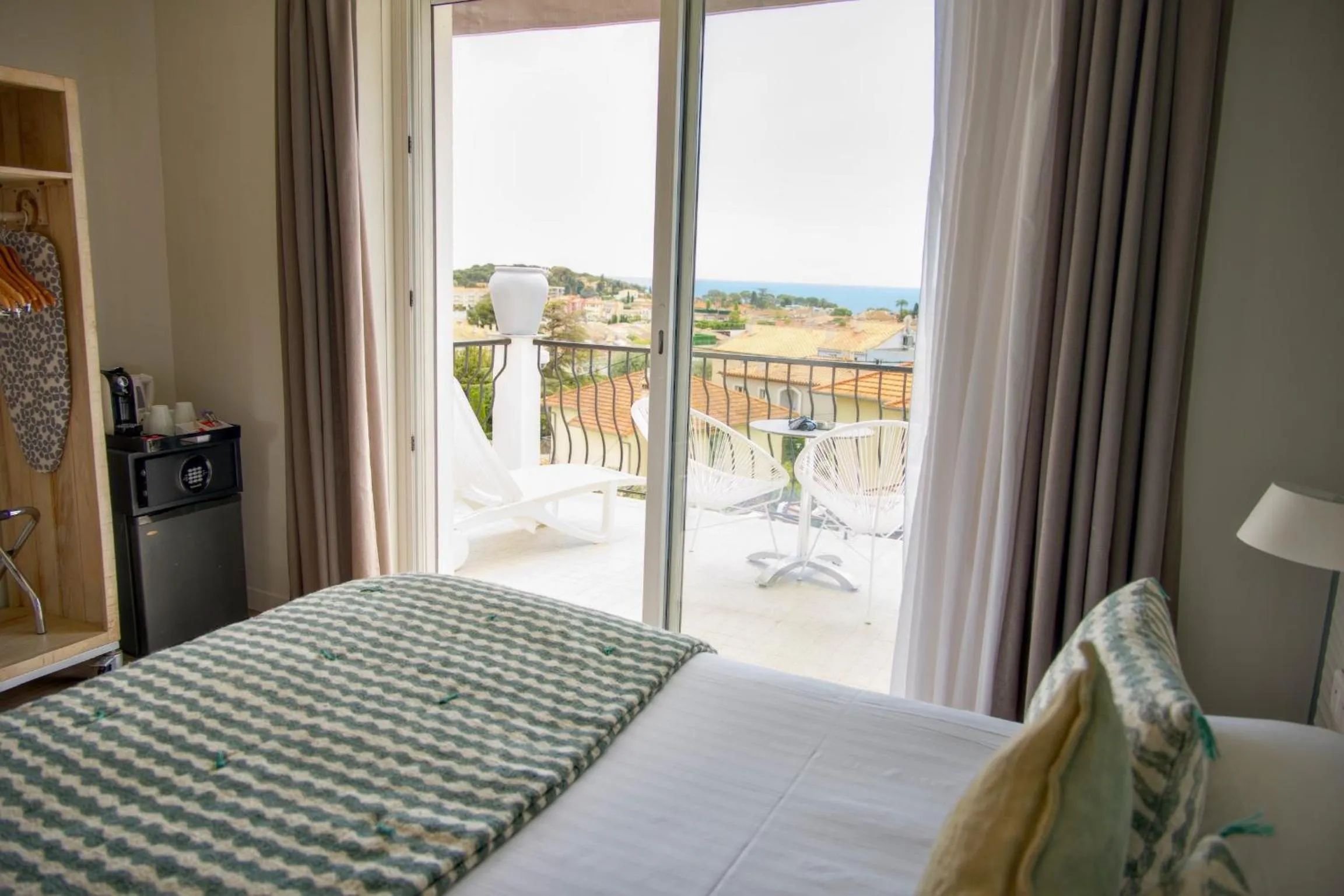 View (from property/room), Bed in Boutique Hotel & Spa la Villa Cap Ferrat