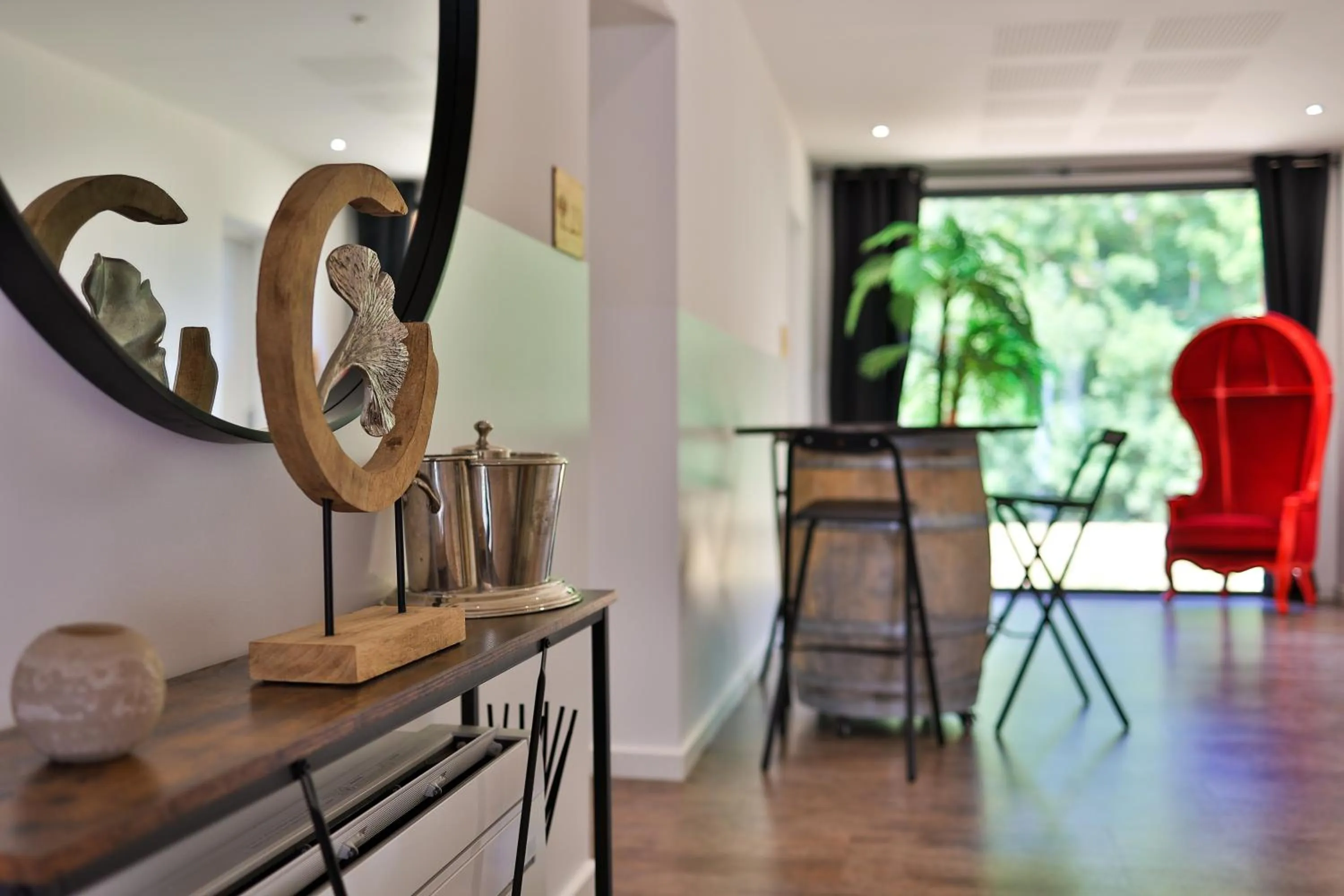 Property building in Logis Hôtel & Spa Déjeunez Sous L'Arbre