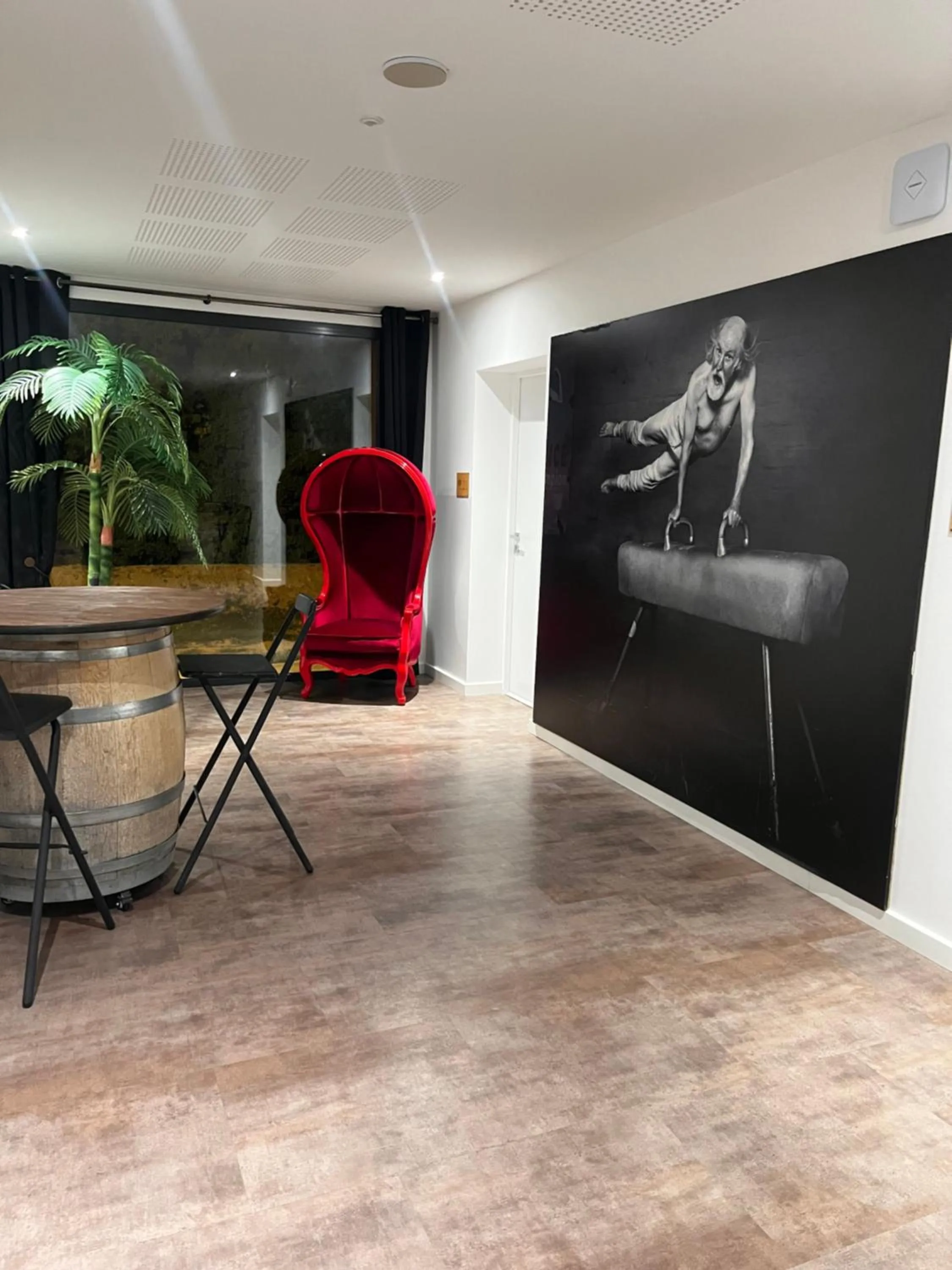 Decorative detail in Logis Hôtel & Spa Déjeunez Sous L'Arbre