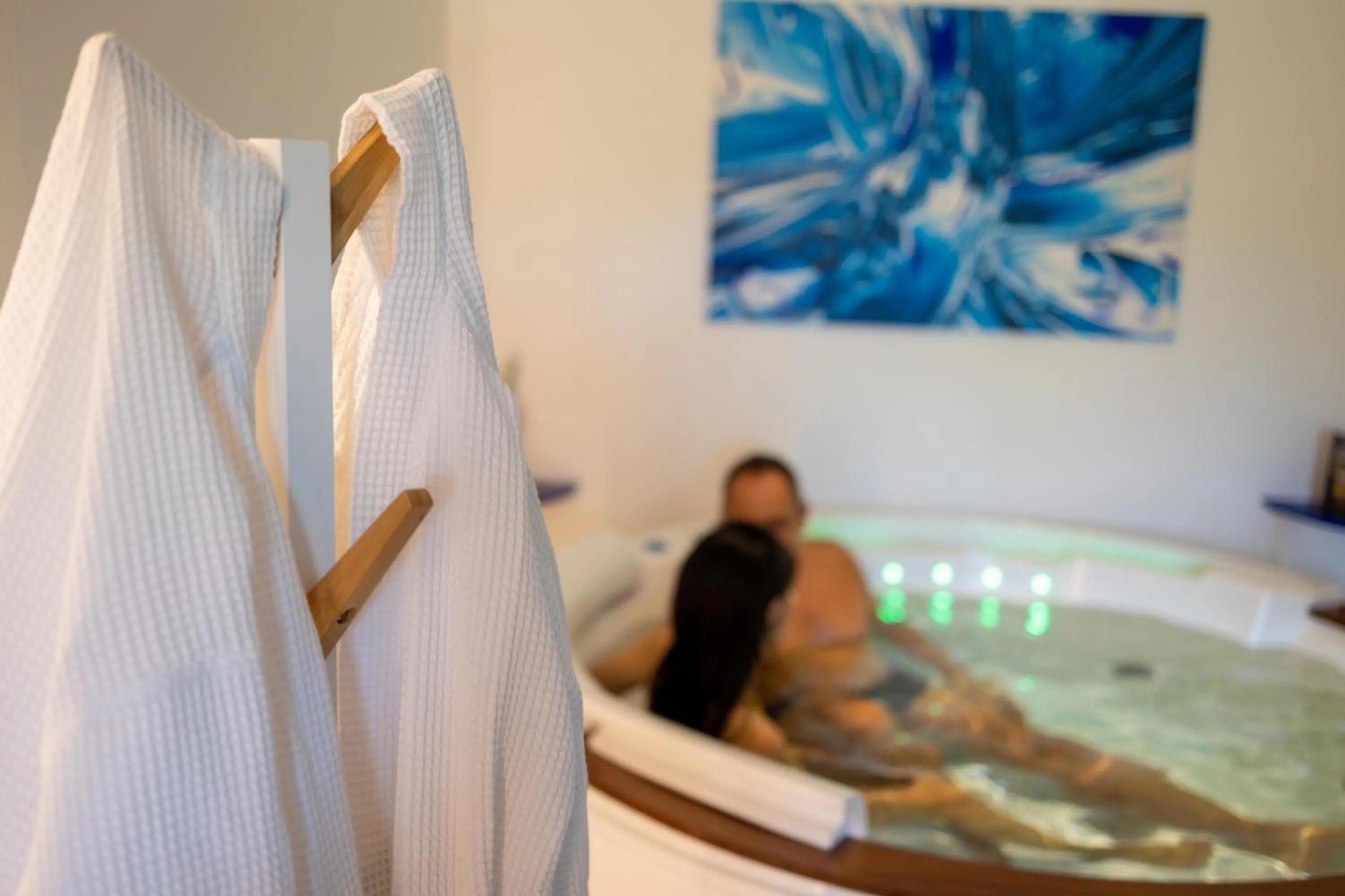 Spa and wellness centre/facilities in Logis Hôtel & Spa Déjeunez Sous L'Arbre