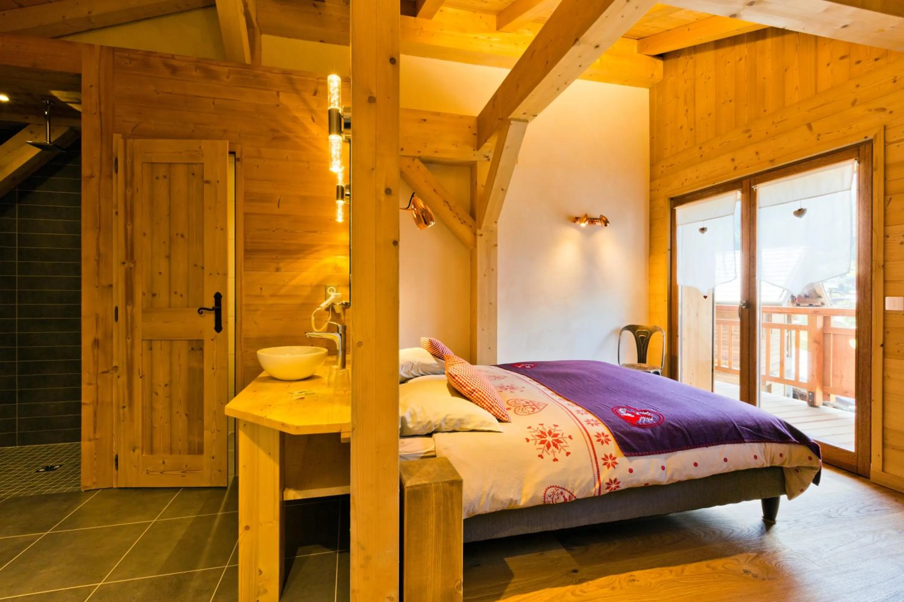 Day, Bed in Hotel Alpina