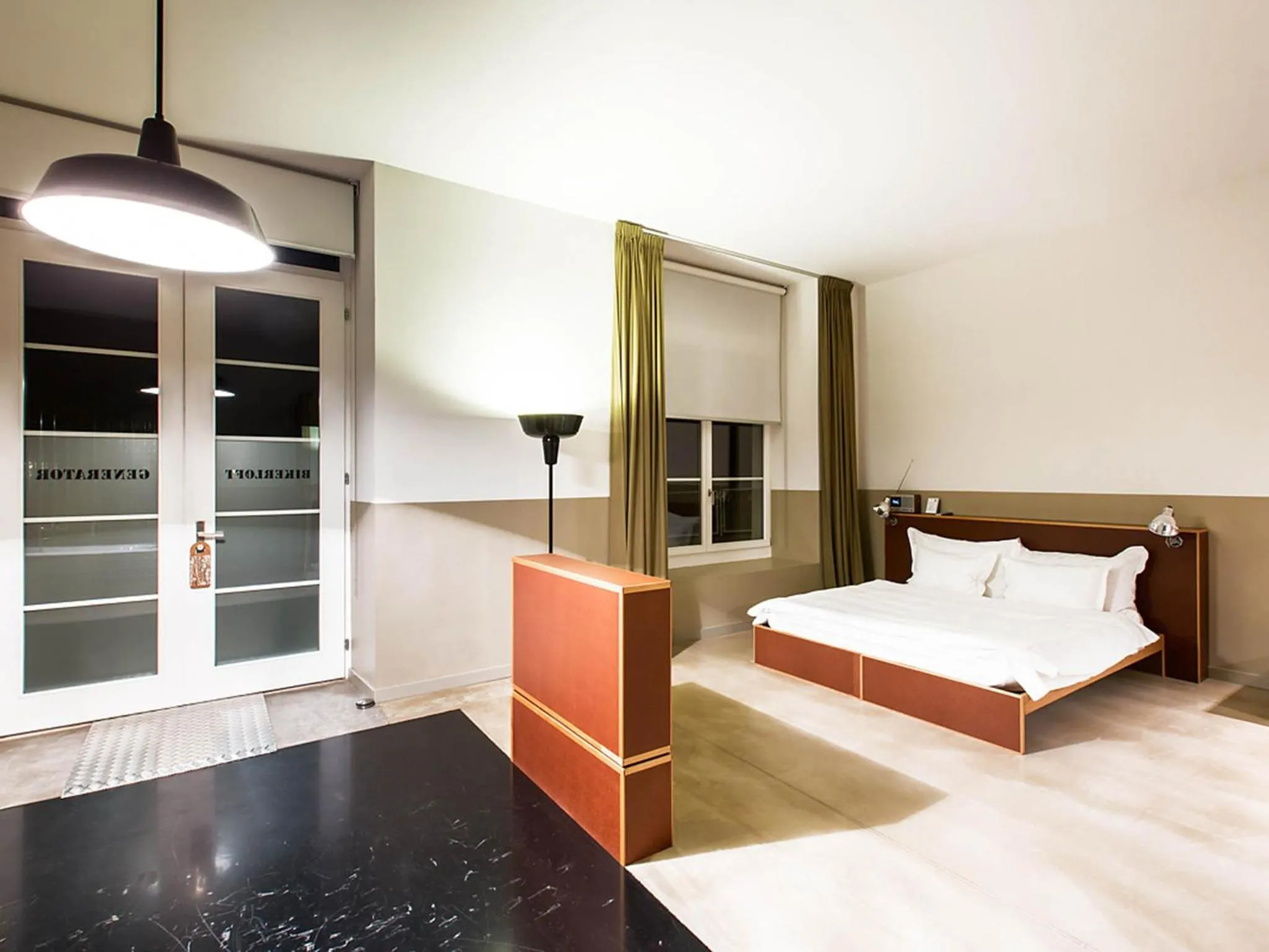 Photo of the whole room, Bed in lofthotel Walensee