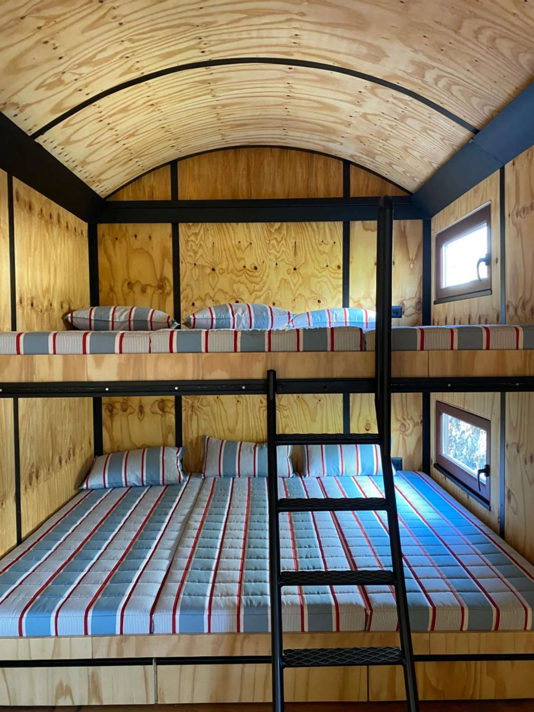 bunk bed, Bed in lofthotel Walensee