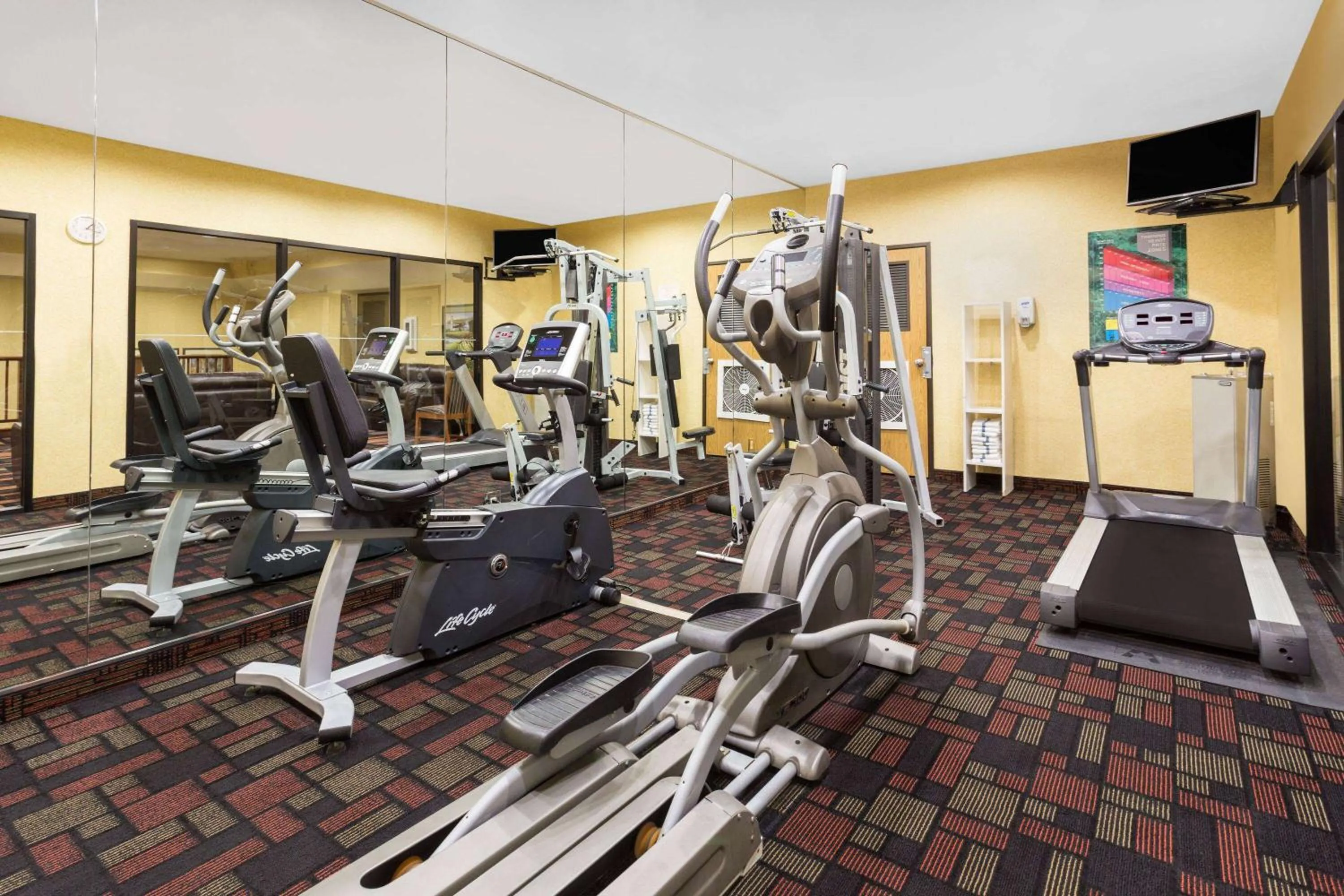 Fitness centre/facilities in Ramada by Wyndham Kent Seattle Area
