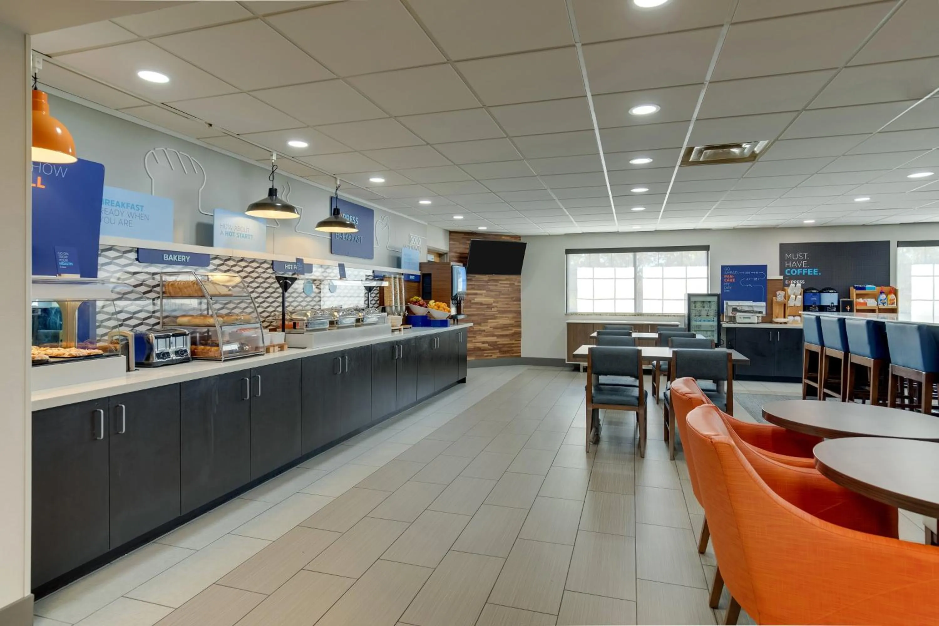 Breakfast in Holiday Inn Express I-95 Capitol Beltway - Largo by IHG