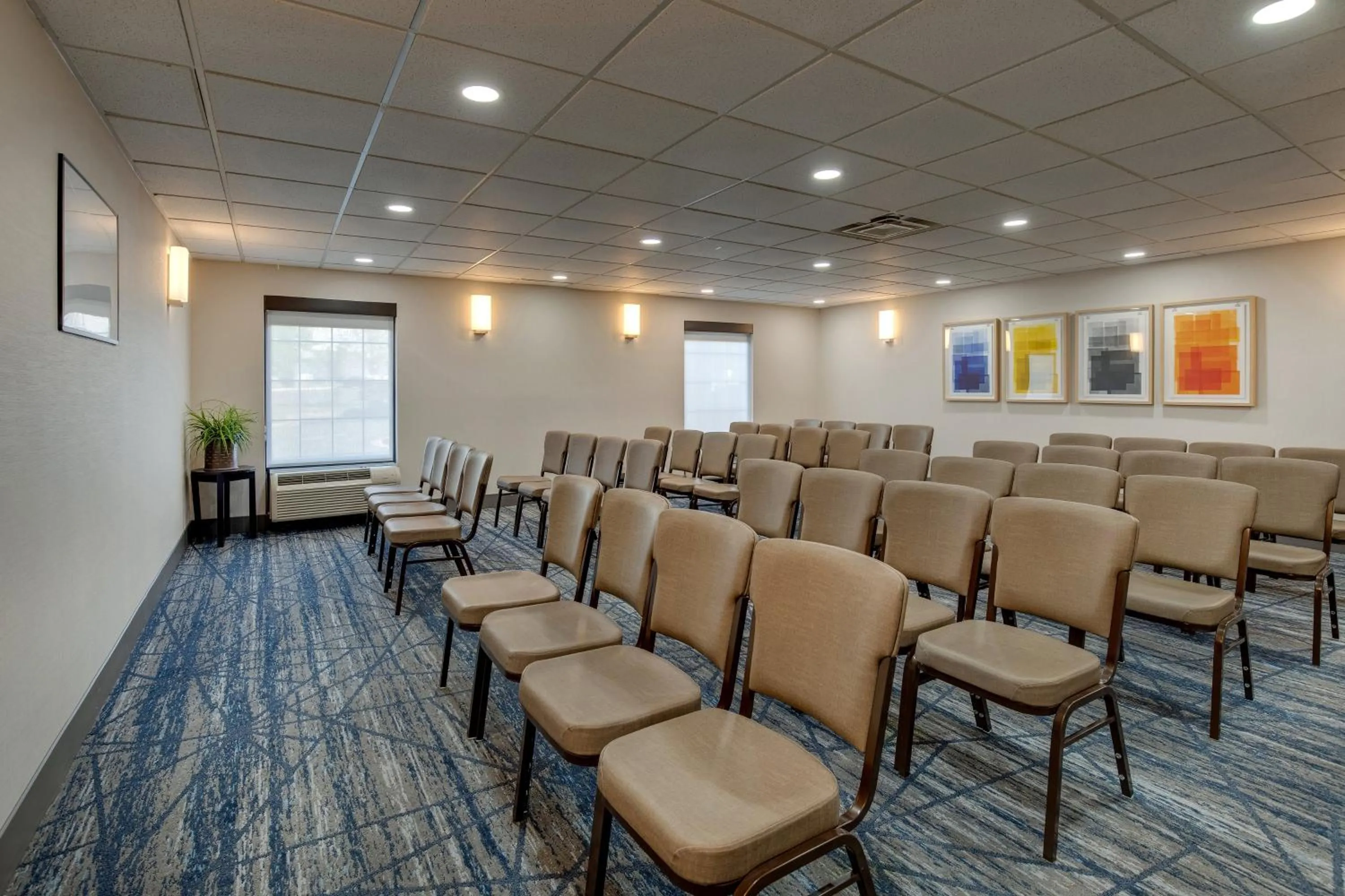 Meeting/conference room in Holiday Inn Express I-95 Capitol Beltway - Largo by IHG