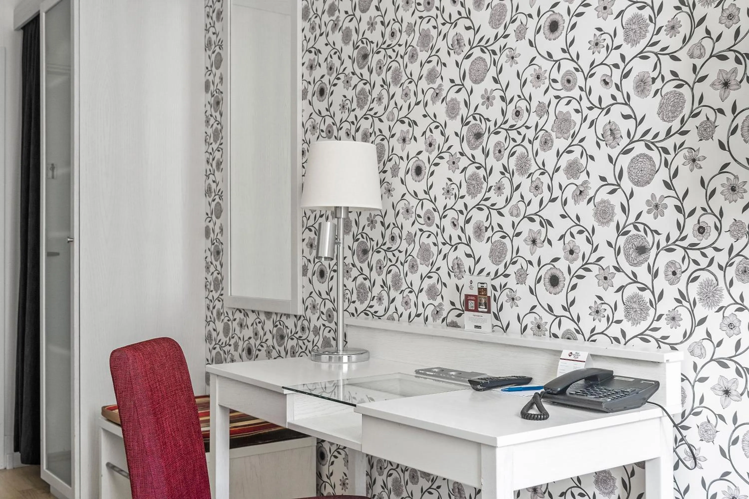 furniture in Best Western Plus Edward Hotel