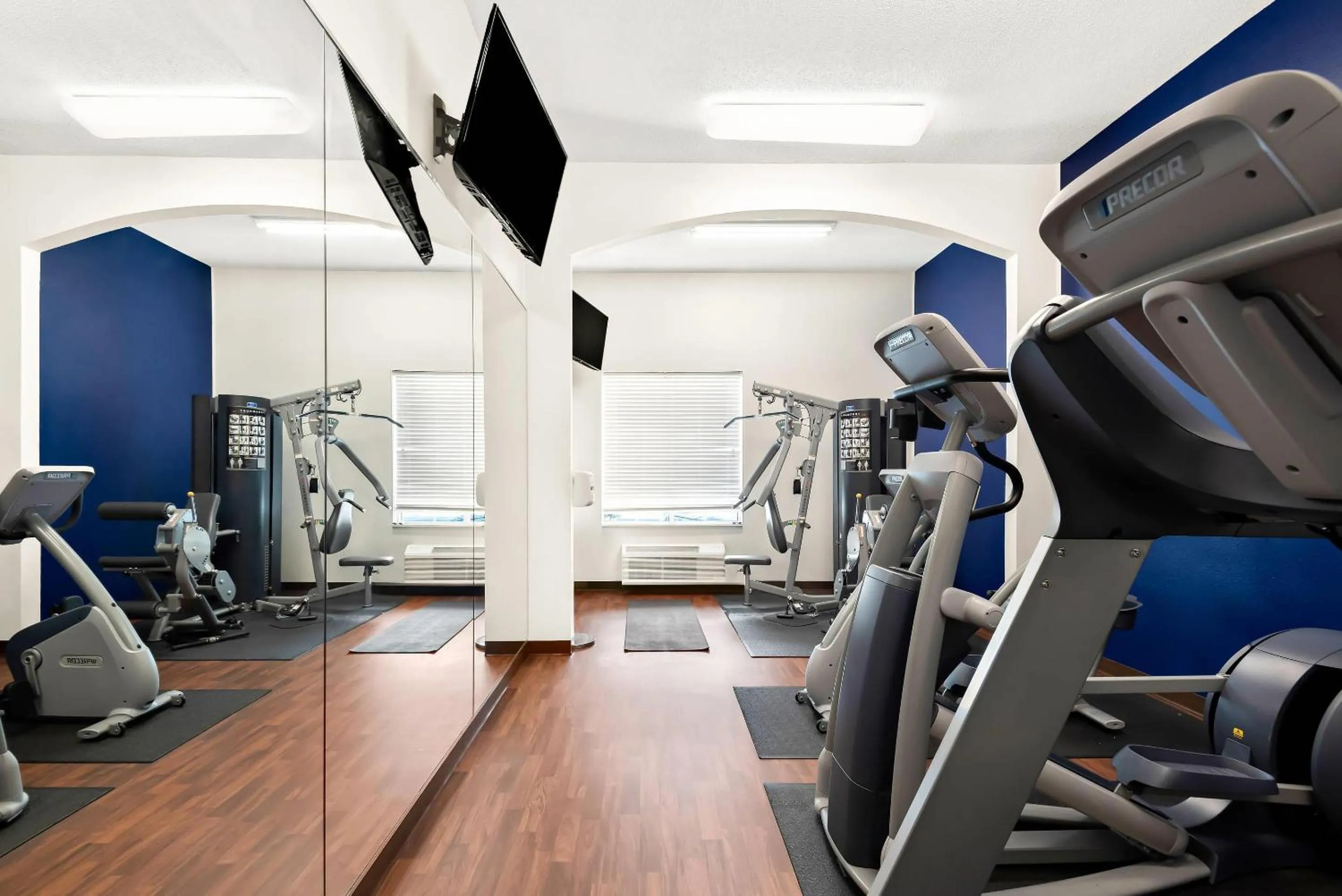 Fitness centre/facilities in Comfort Suites New Orleans East