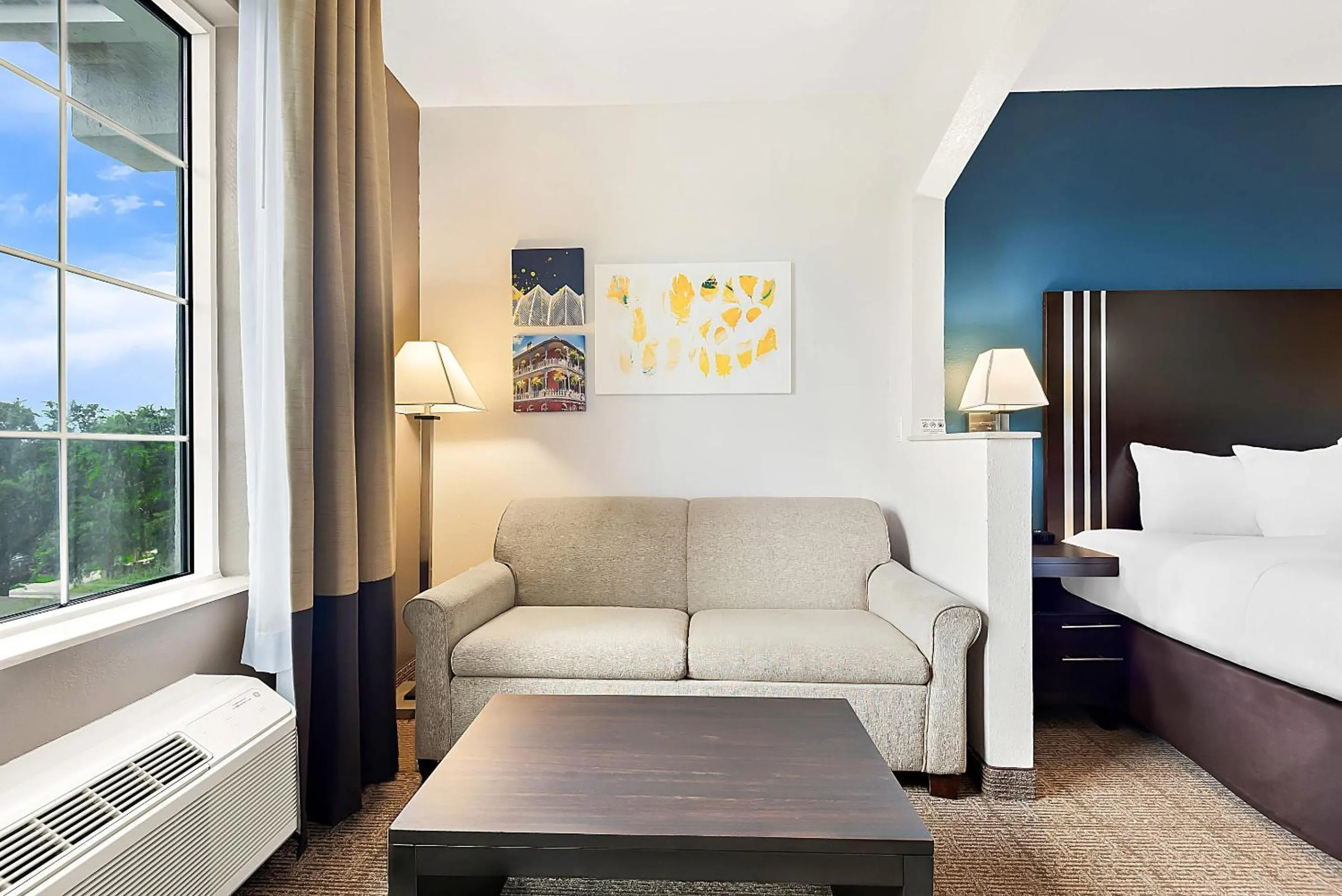 Bedroom, Bed in Comfort Suites New Orleans East