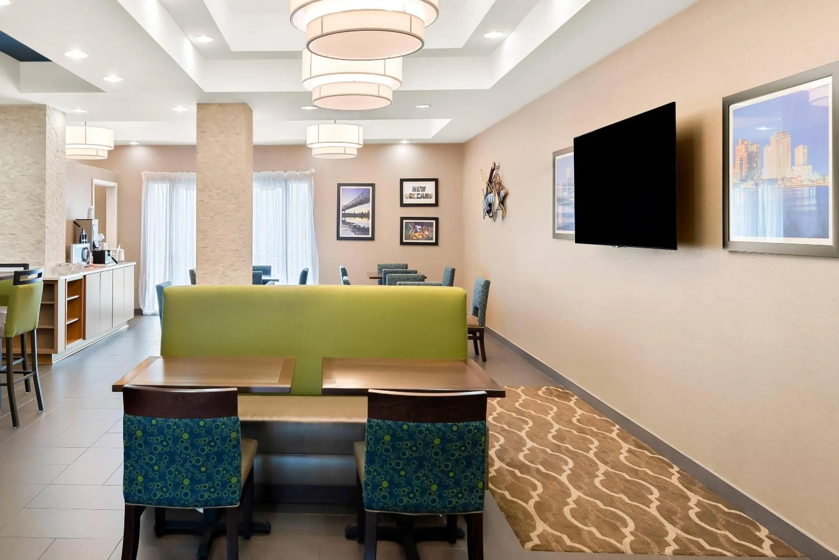 Breakfast in Comfort Suites New Orleans East