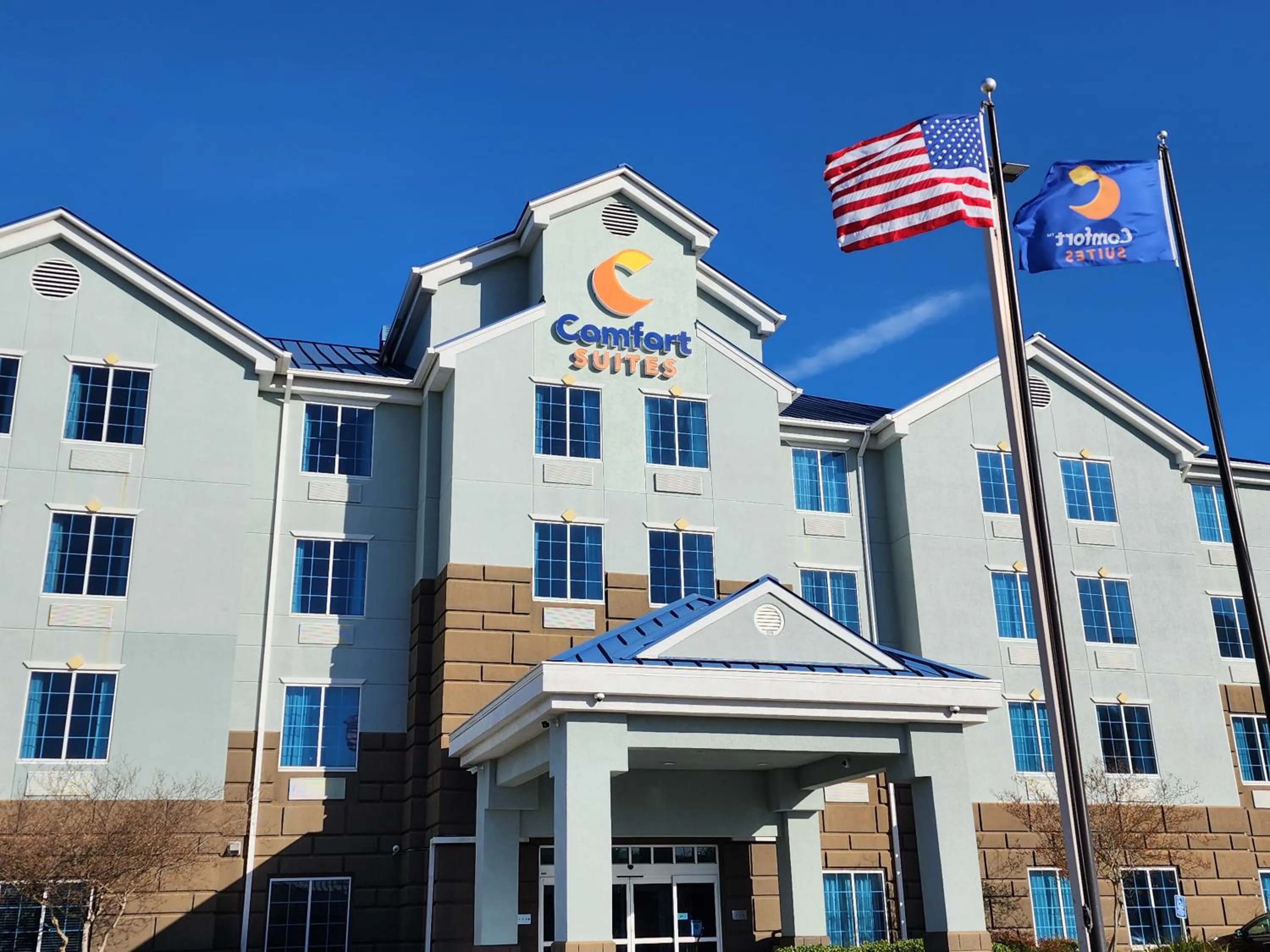 Property building in Comfort Suites New Orleans East