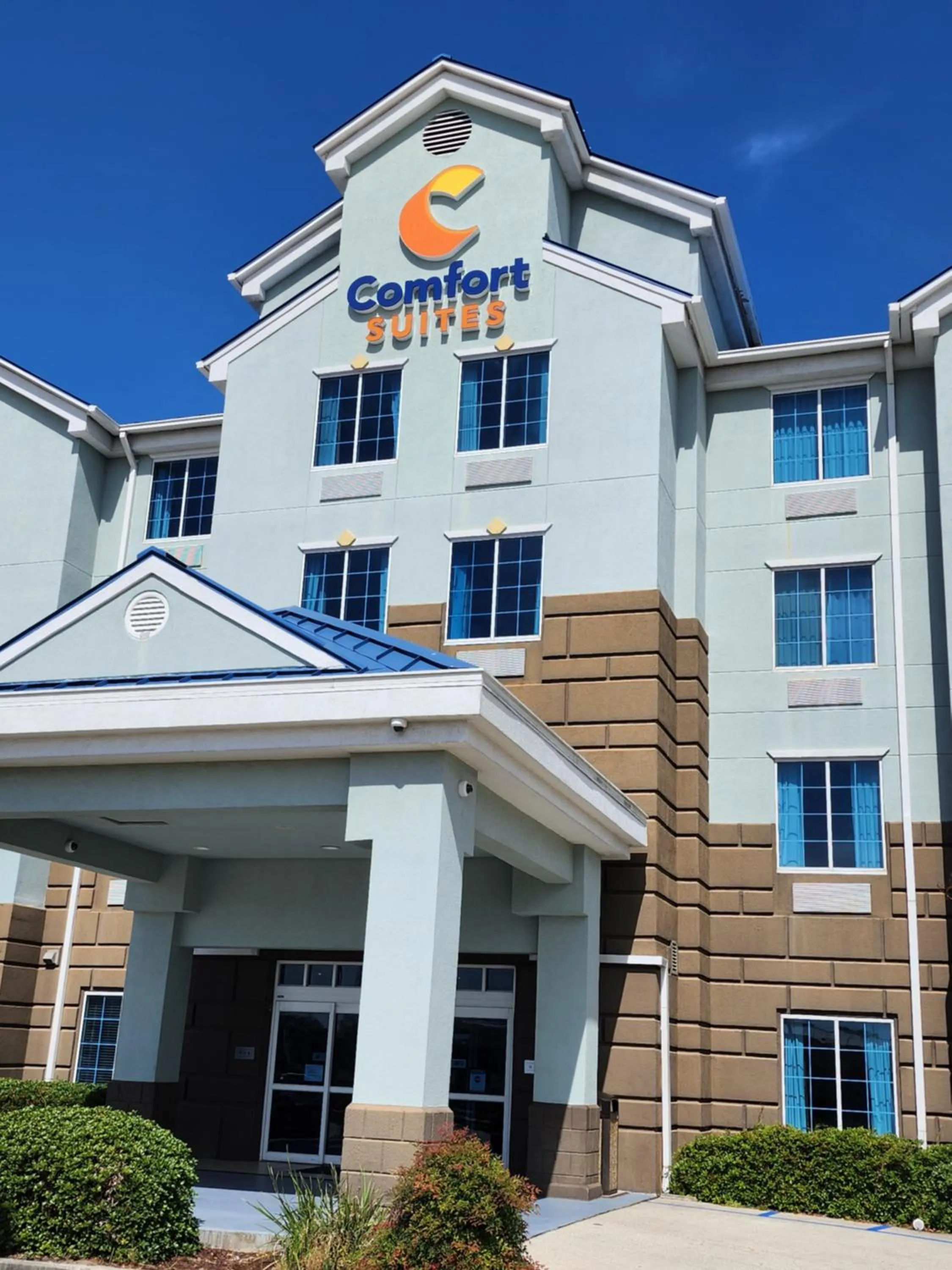 Property building in Comfort Suites New Orleans East