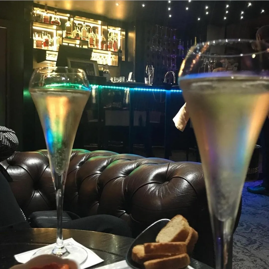 Lounge or bar in Logis Hôtel & Restaurant - Le Mouton Blanc