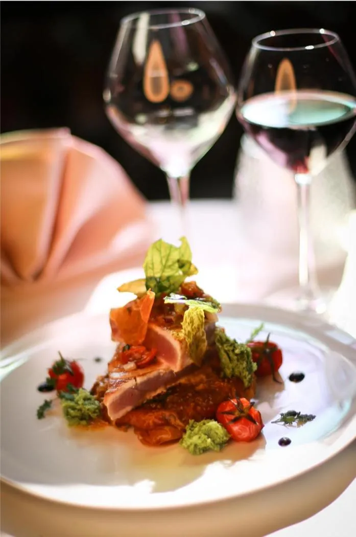 Restaurant/places to eat in Logis Hôtel & Restaurant - Le Mouton Blanc